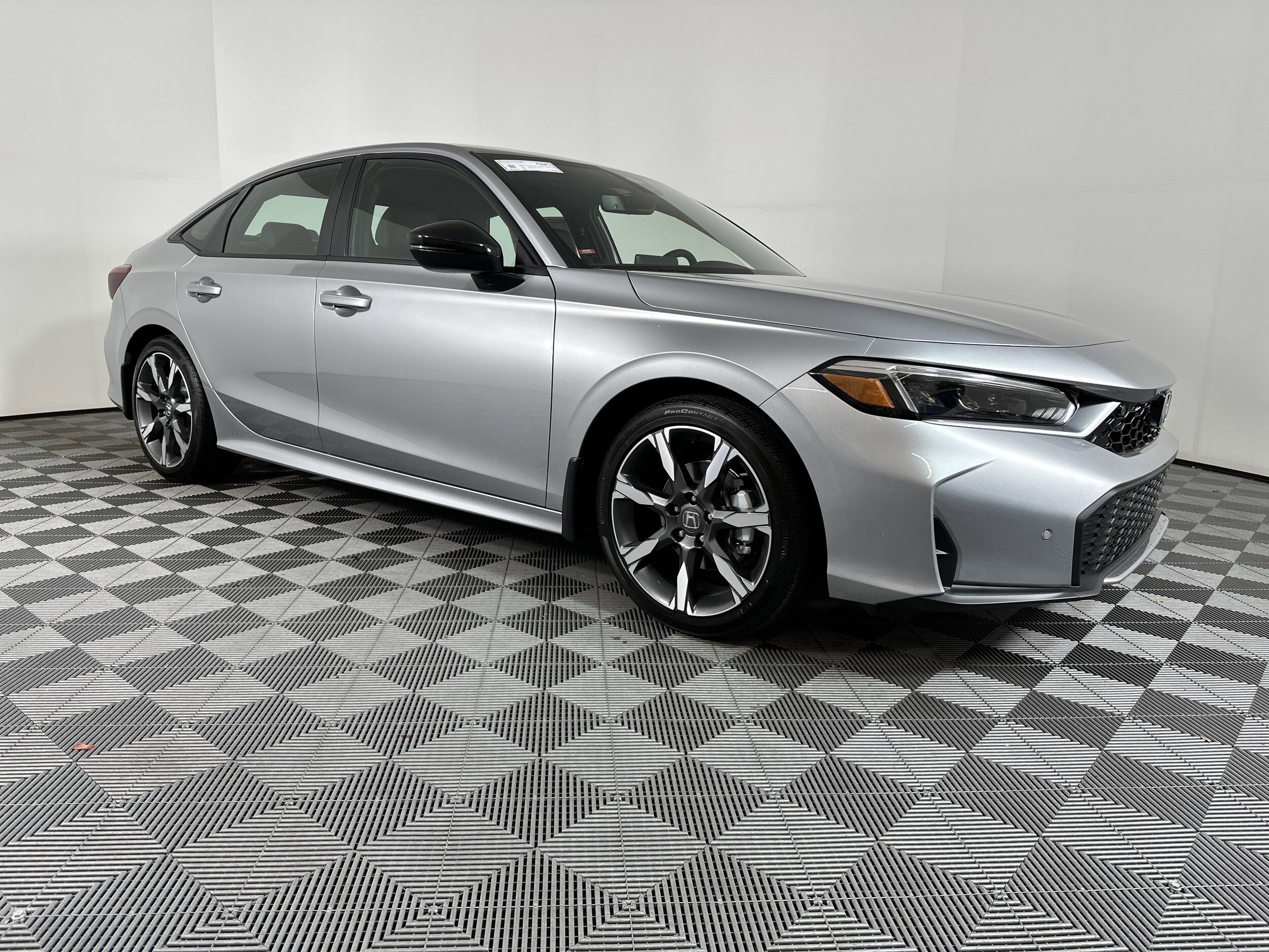 2025 Honda Civic Hybrid Sport Touring photo 2