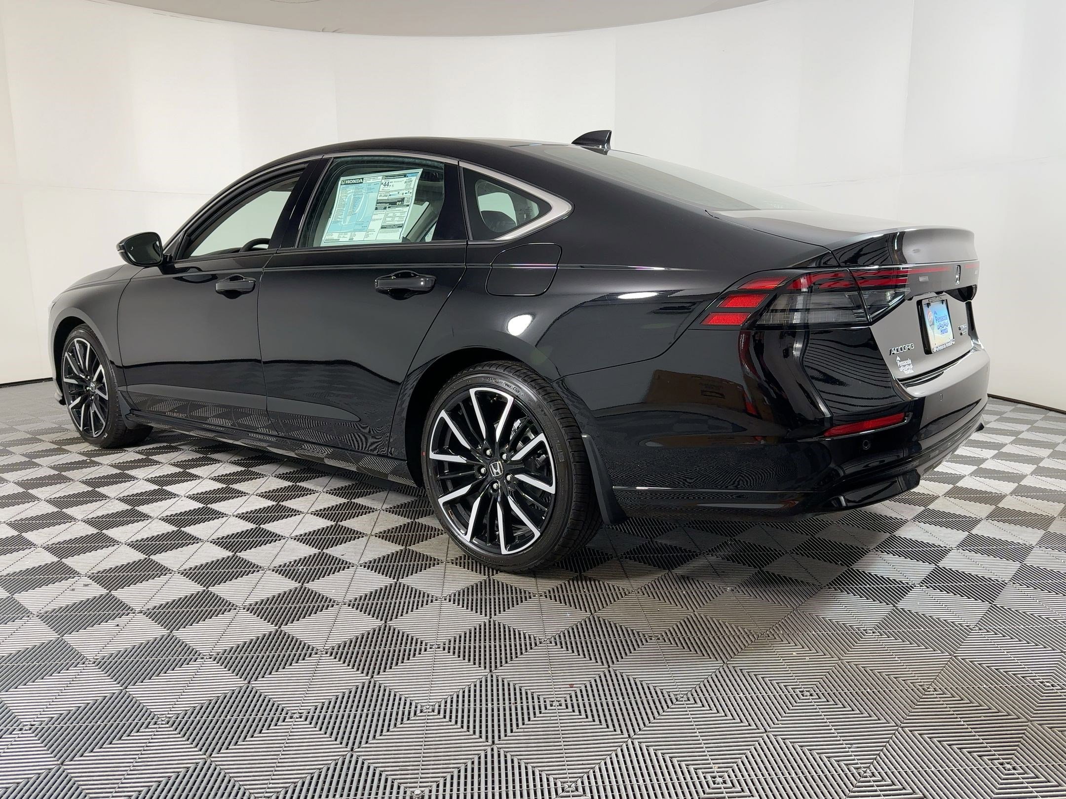 2025 Honda Accord Hybrid Touring photo 3