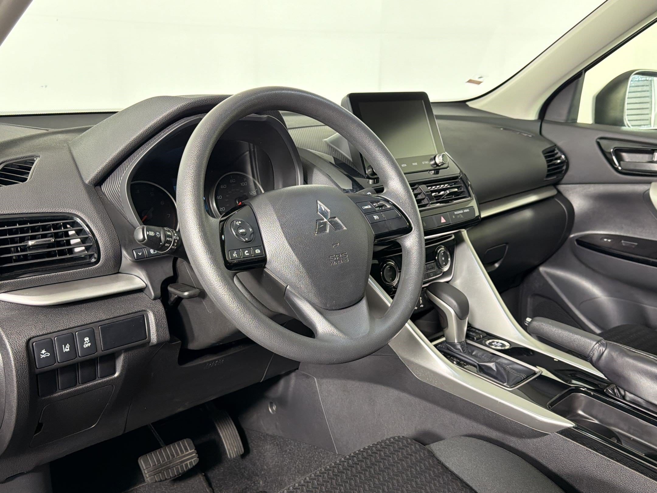 Eclipse Cross LE SUV
