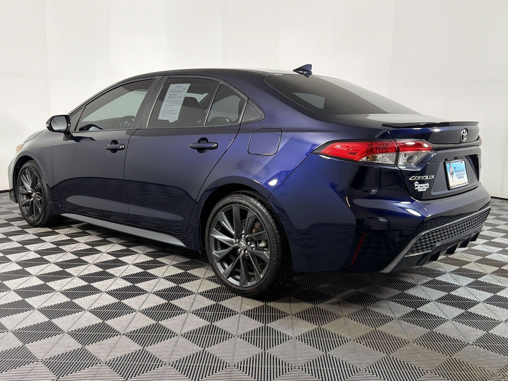 Used 2022 Toyota Corolla SE Sedan