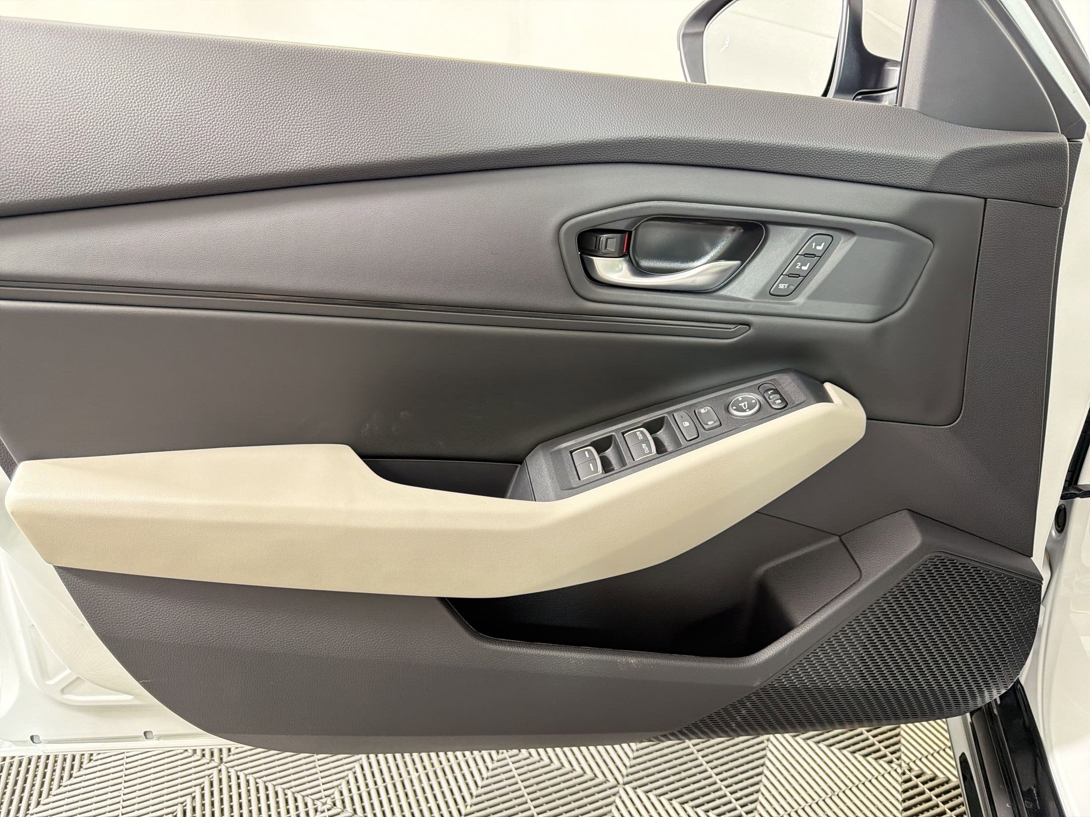 2026 Honda Accord Hybrid EX-L - Photo 10