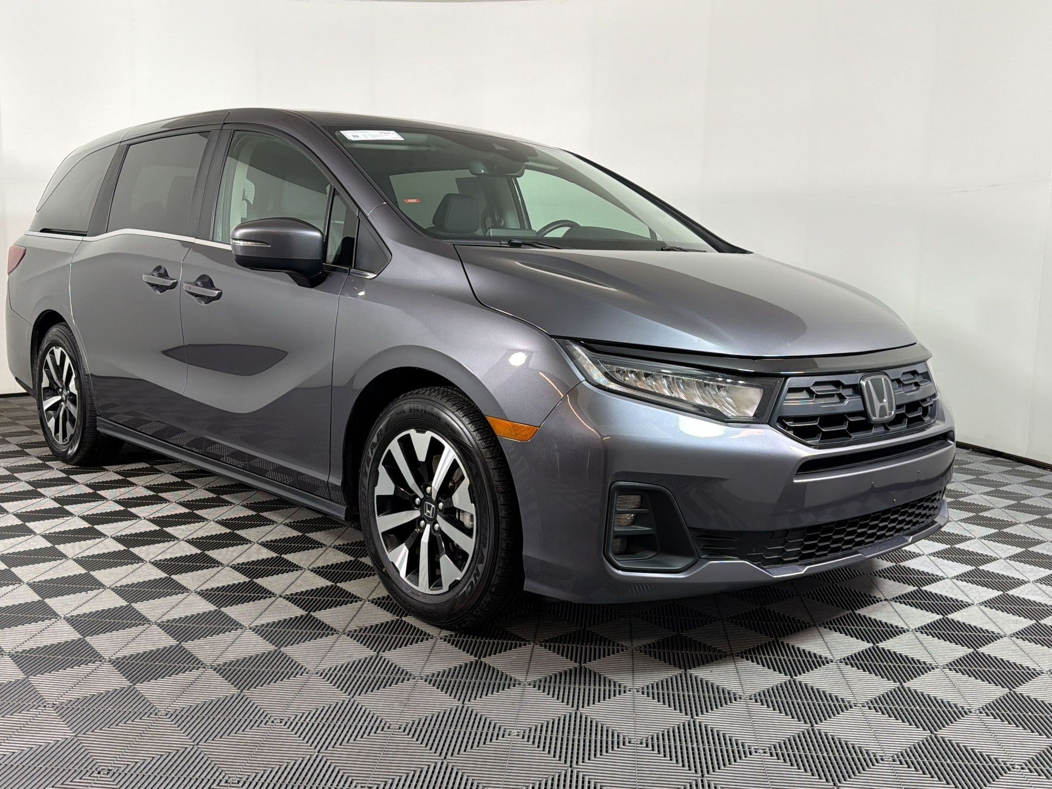 2025 Honda Odyssey EX-L - Photo 26