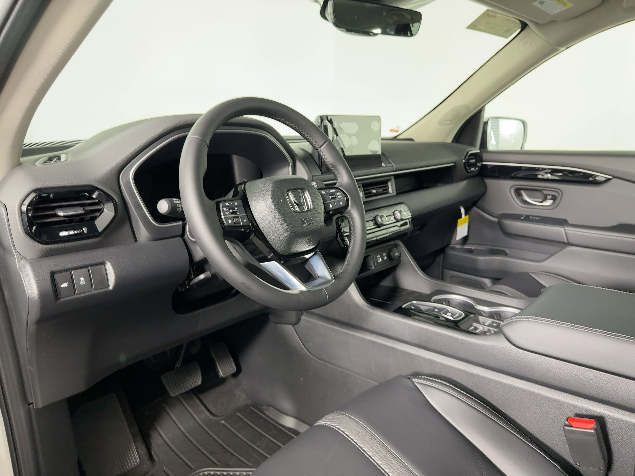 2025 Honda Pilot Touring photo 4