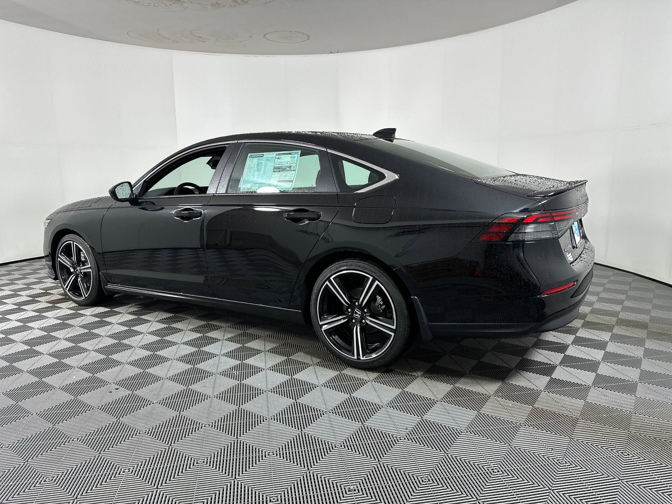 2025 Honda Accord Hybrid Sport photo 2