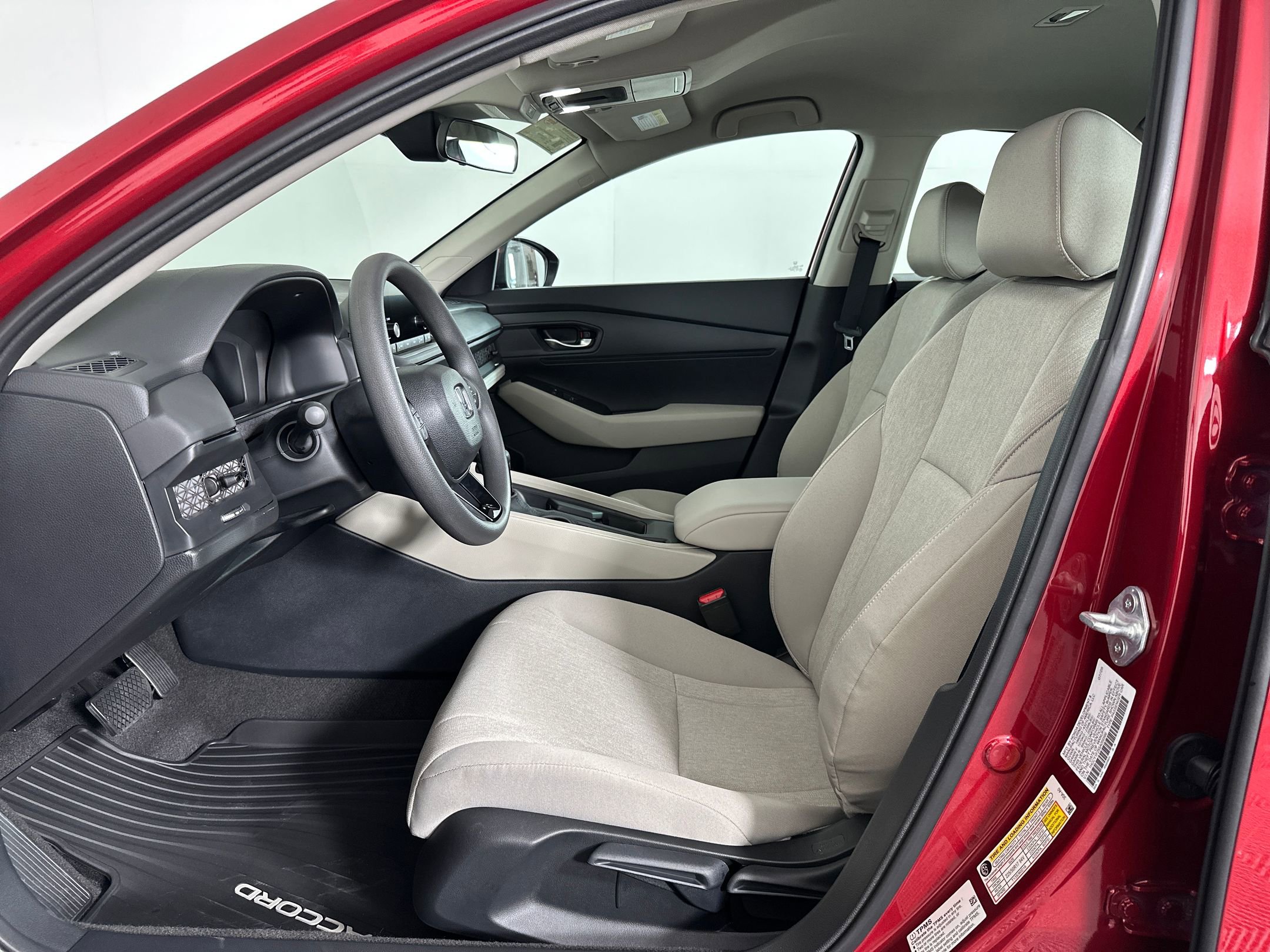 2025 Honda Accord LX photo 4