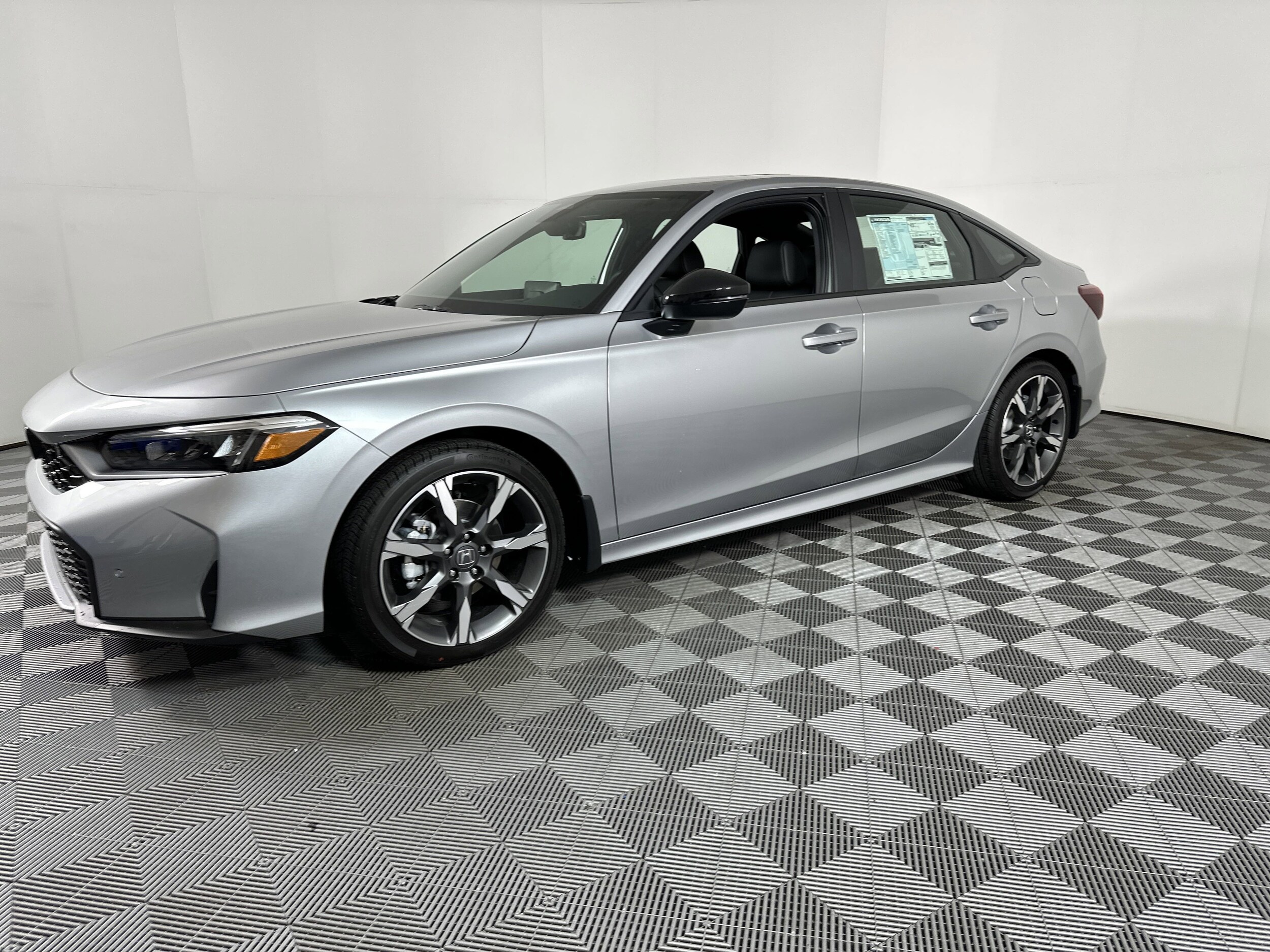 2025 Honda Civic Hybrid Sport Touring photo 4