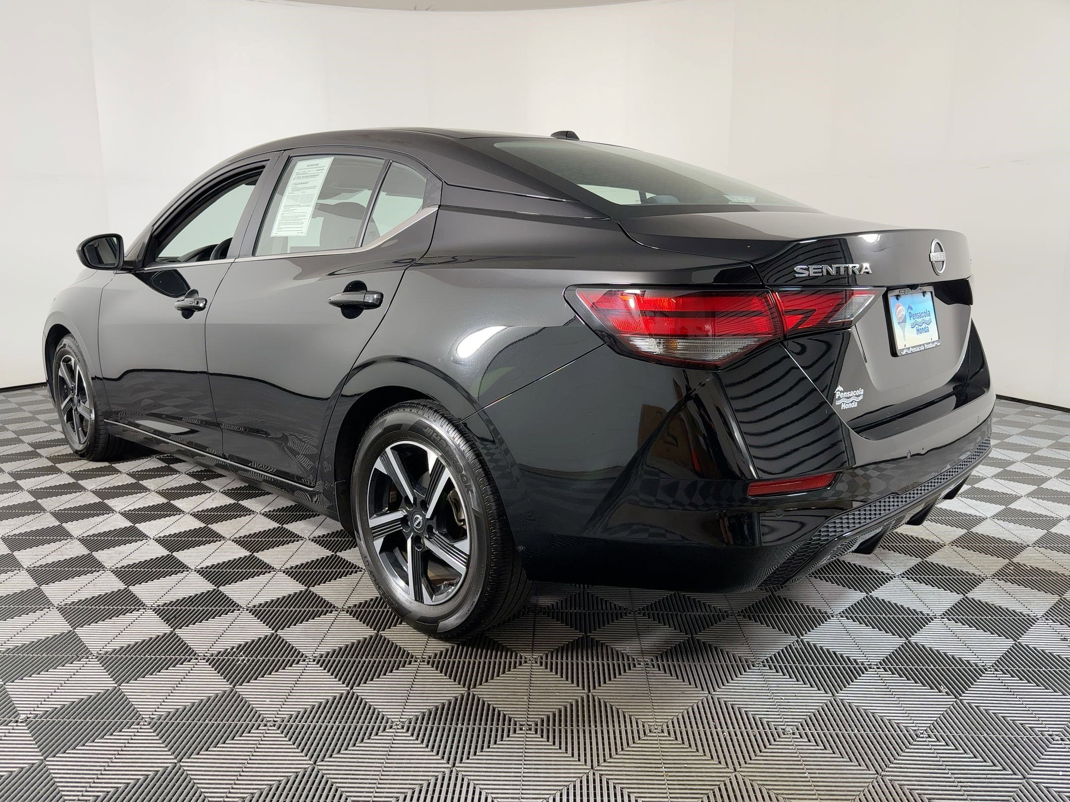 2024 Nissan Sentra SV photo 3