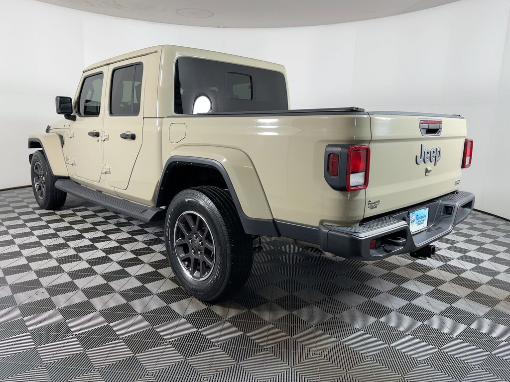 Used 2022 Jeep Gladiator Overland Truck Crew Cab