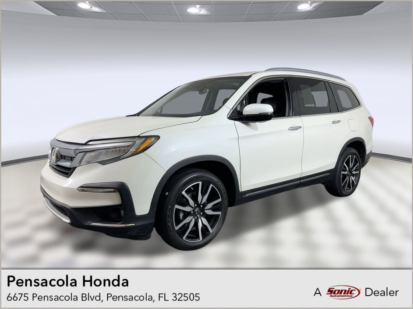 2019 Honda Pilot Elite's photo