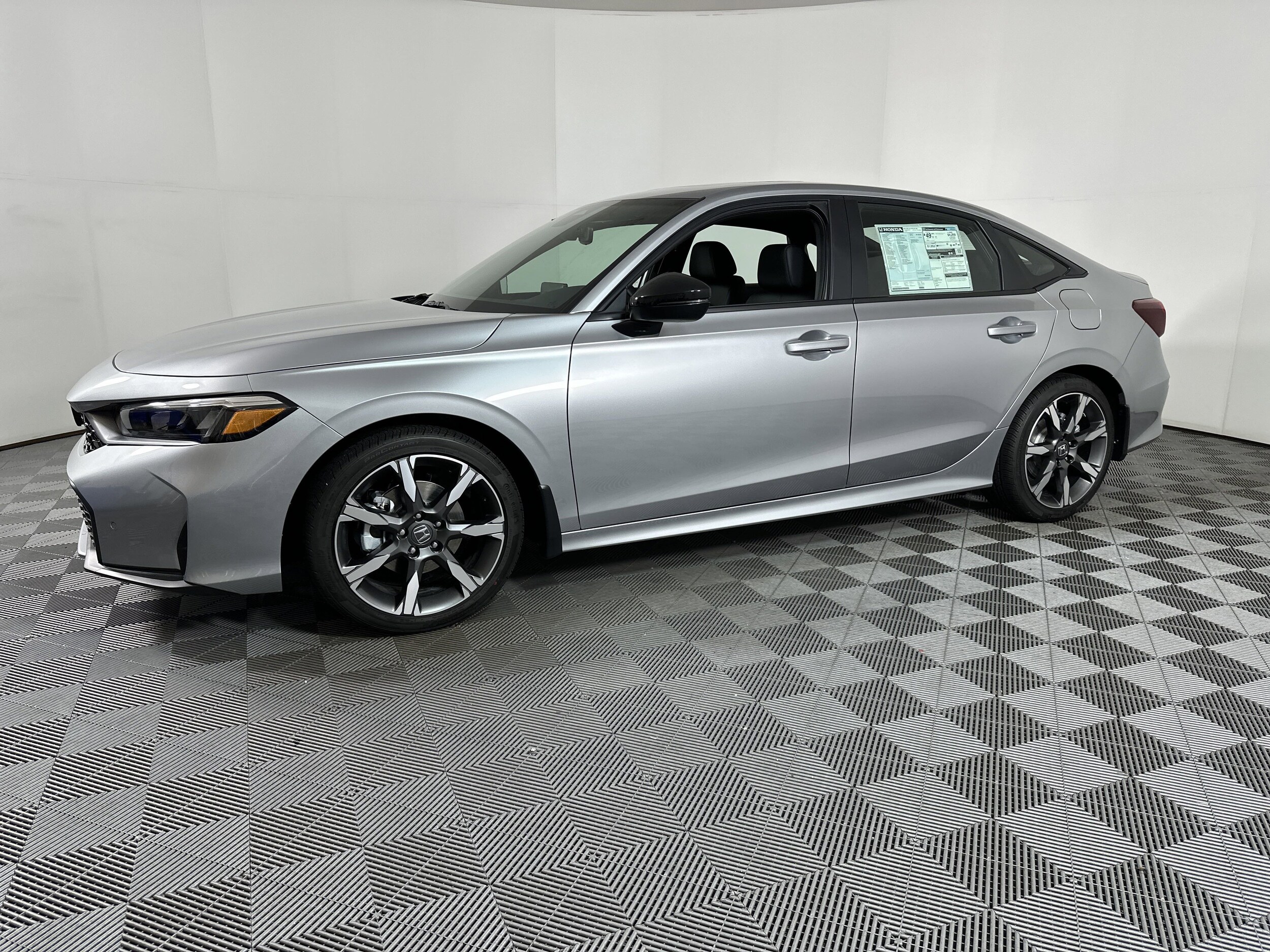 2025 Honda Civic Hybrid Sport Touring photo 4