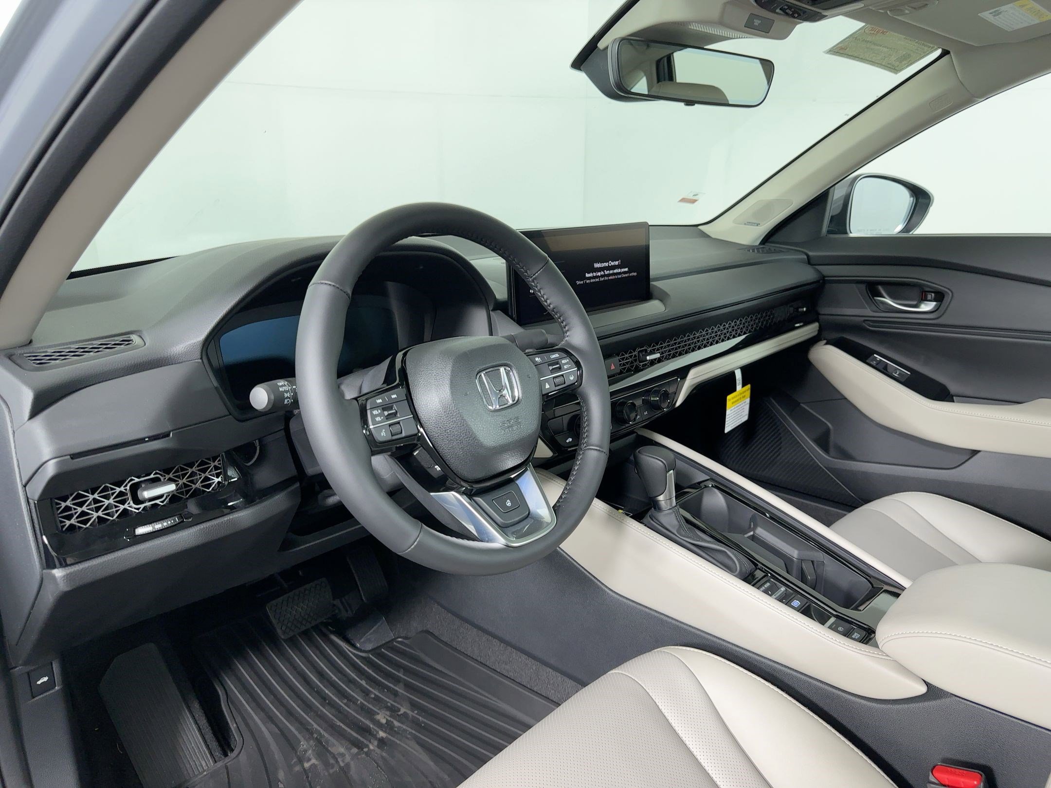 2025 Honda Accord Hybrid Touring photo 3