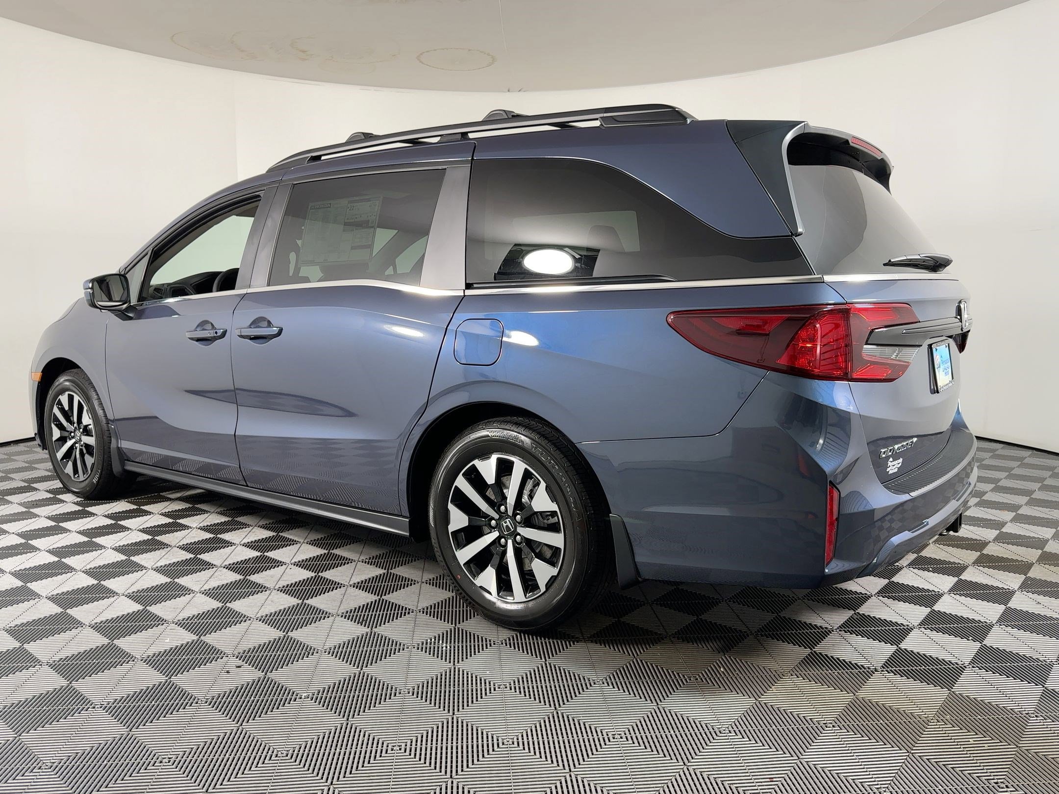 2026 Honda Odyssey EX-L photo 3