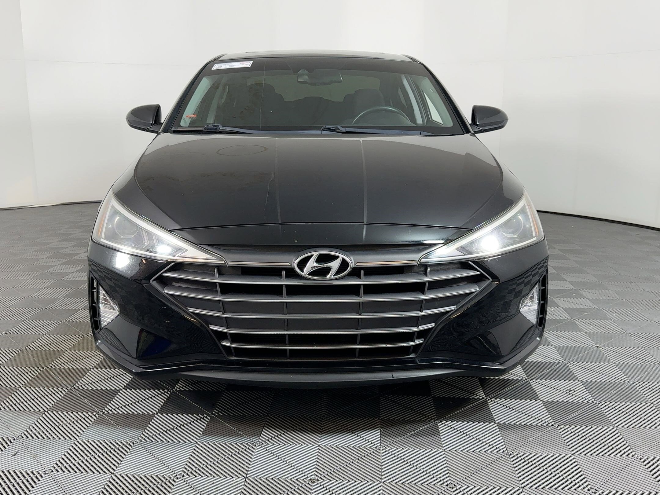 2020 Hyundai Elantra Value Edition photo 4