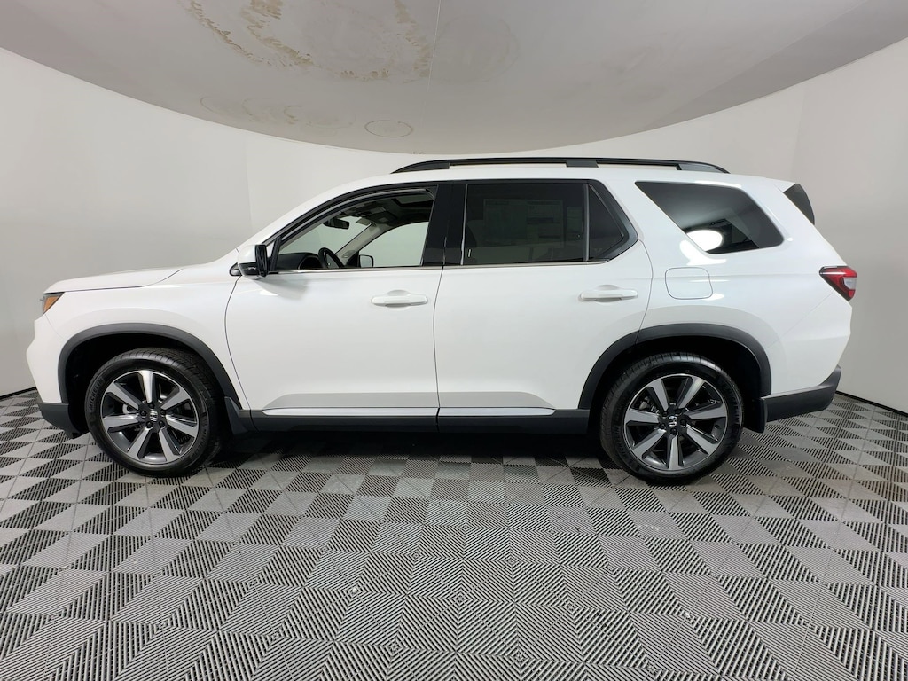 New 2025 Honda Pilot Touring SUV