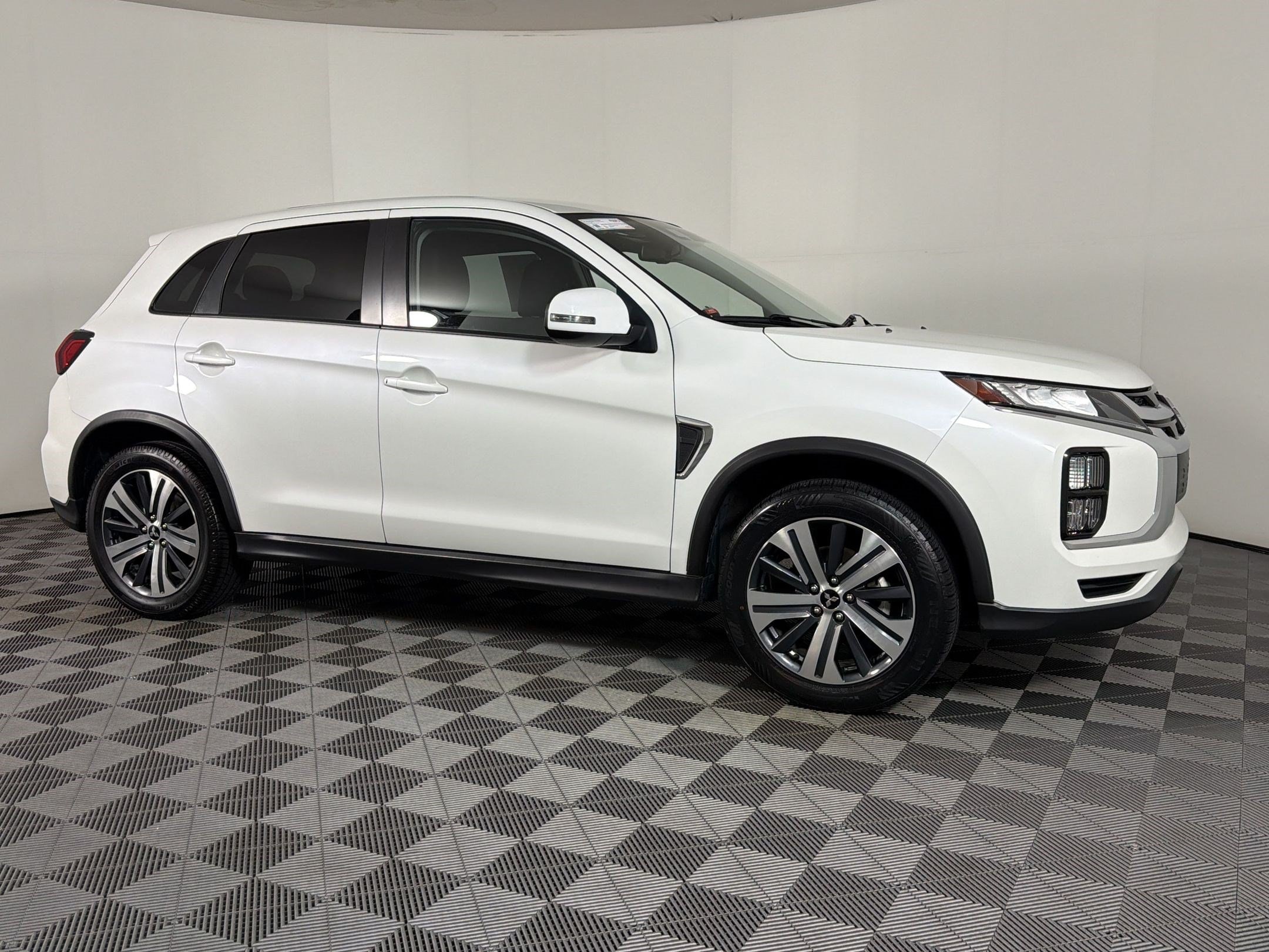 Outlander Sport ES CUV