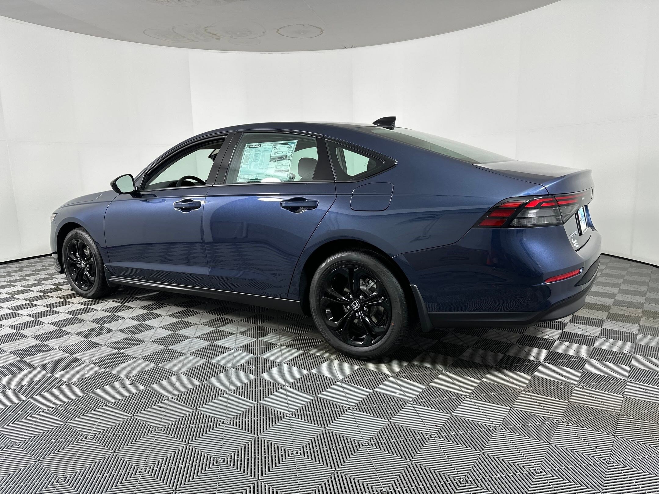 2025 Honda Accord SE photo 2