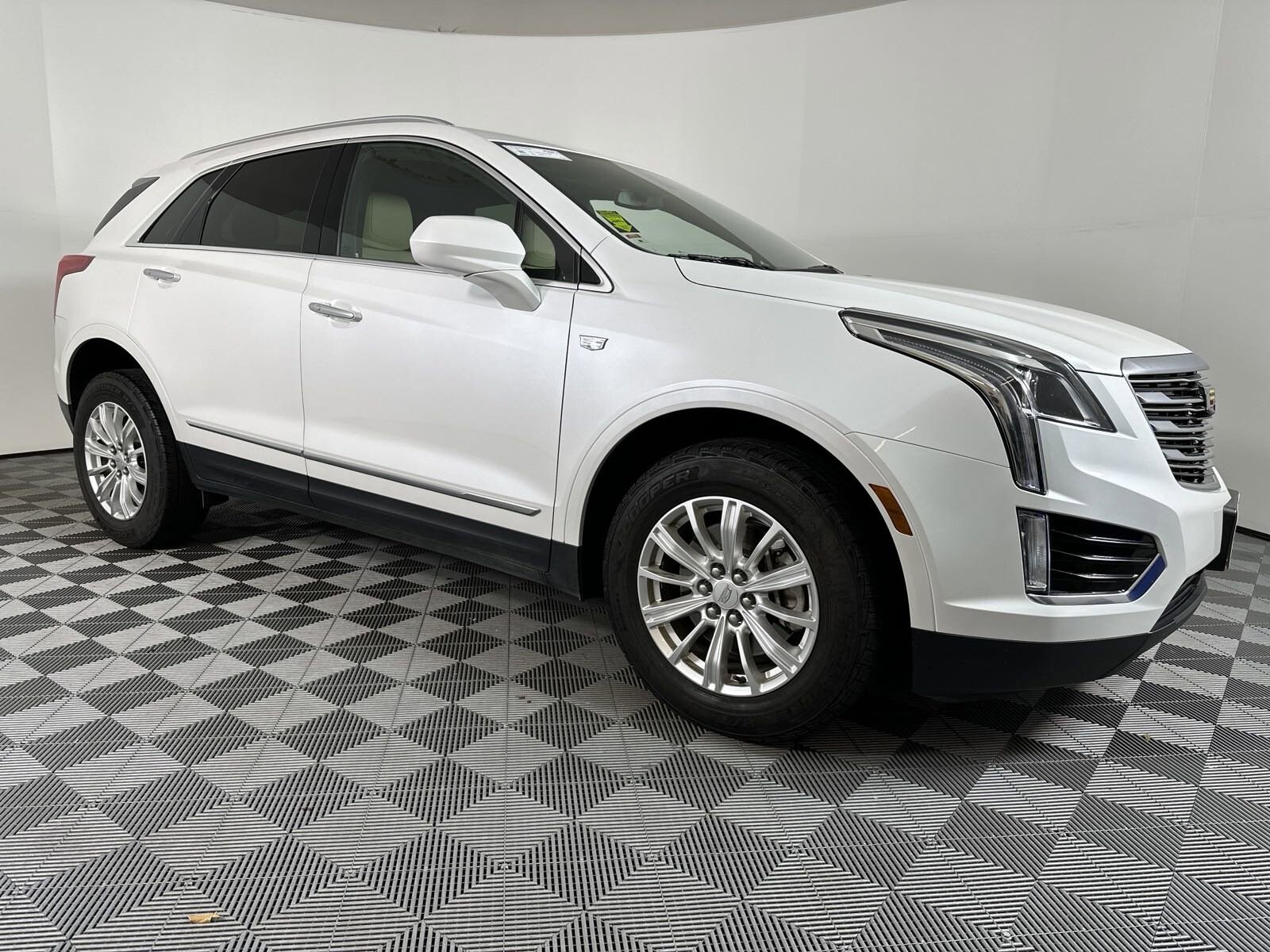 Used 2017 Cadillac XT5 Base with VIN 1GYKNARS1HZ104194 for sale in Pensacola, FL