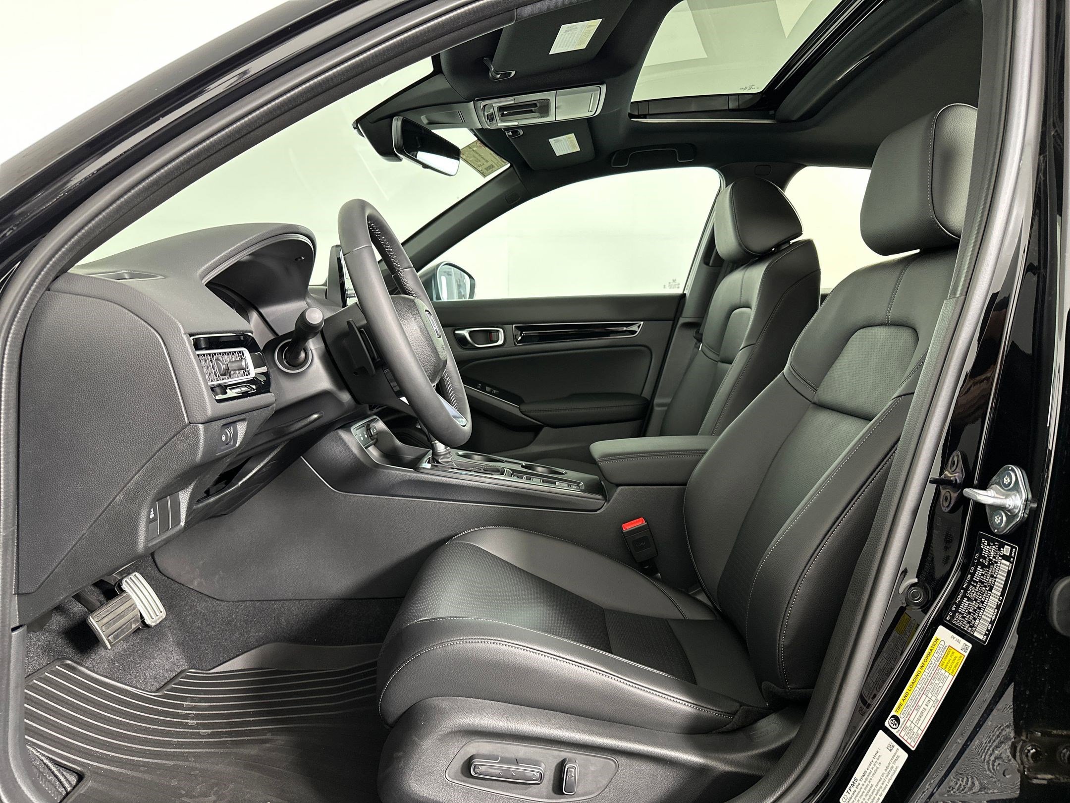 2026 Honda Civic Hybrid Sport Touring Hatchback photo 2