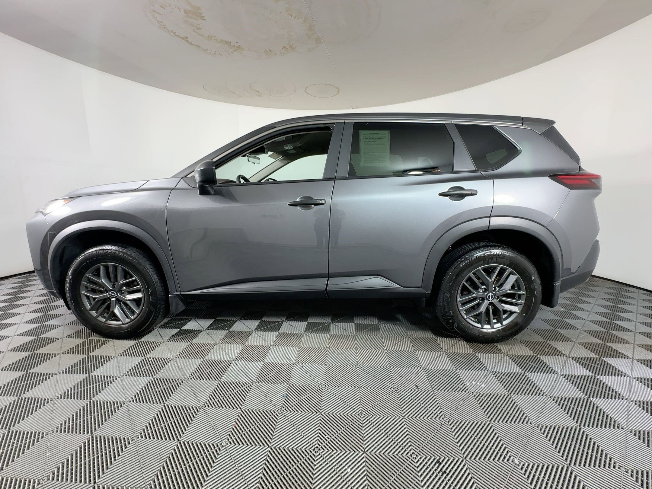 2023 Nissan Rogue S photo 2