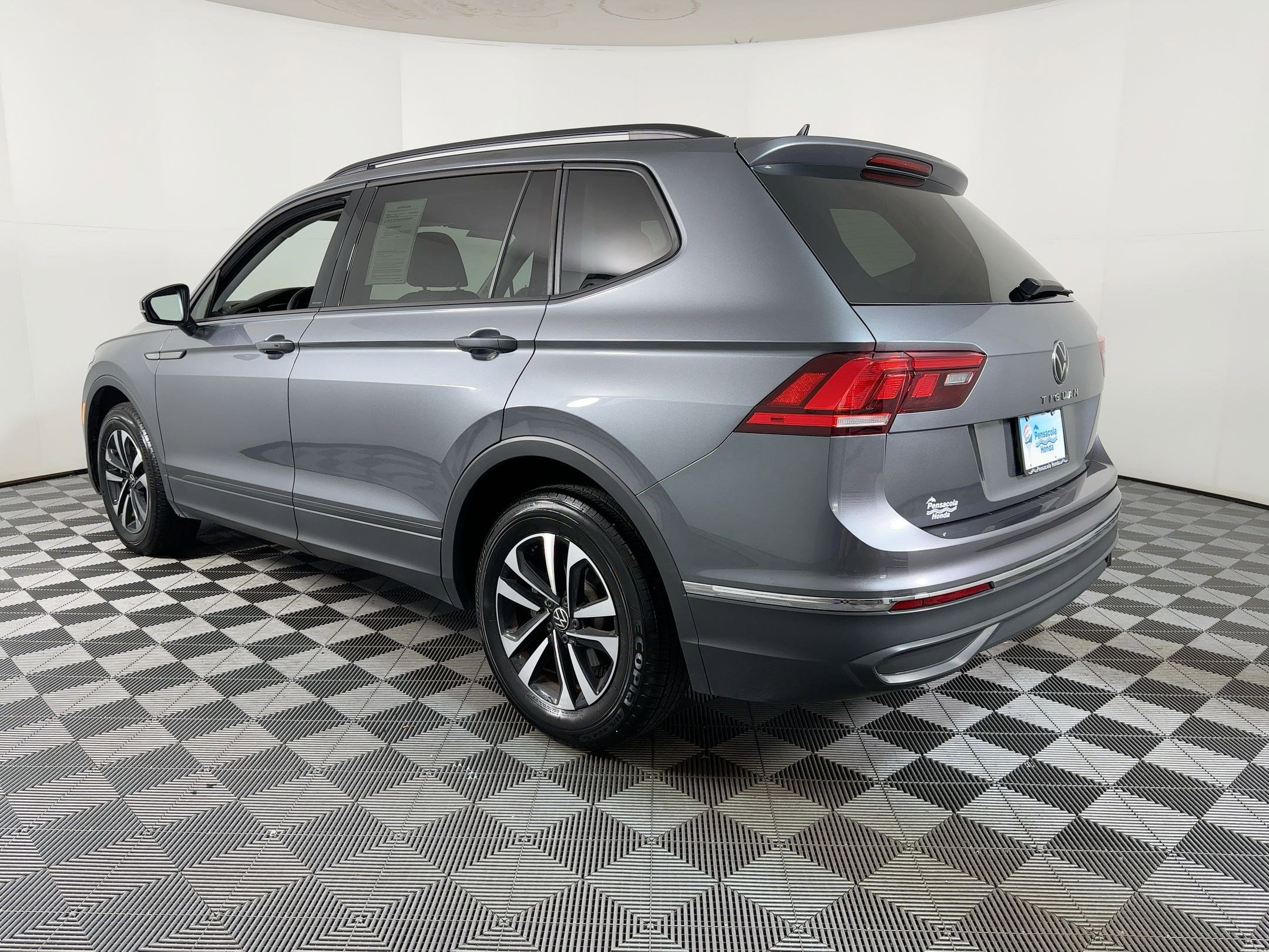 2024 Volkswagen Tiguan S photo 2