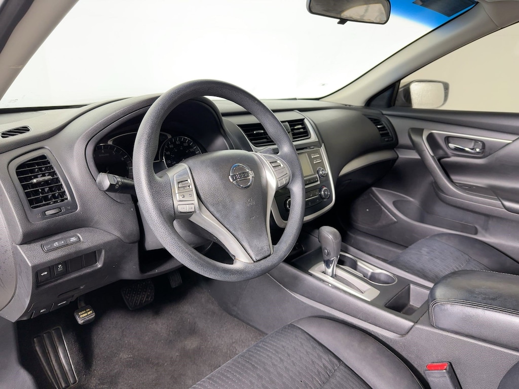 Used 2016 Nissan Altima 2.5 Sedan