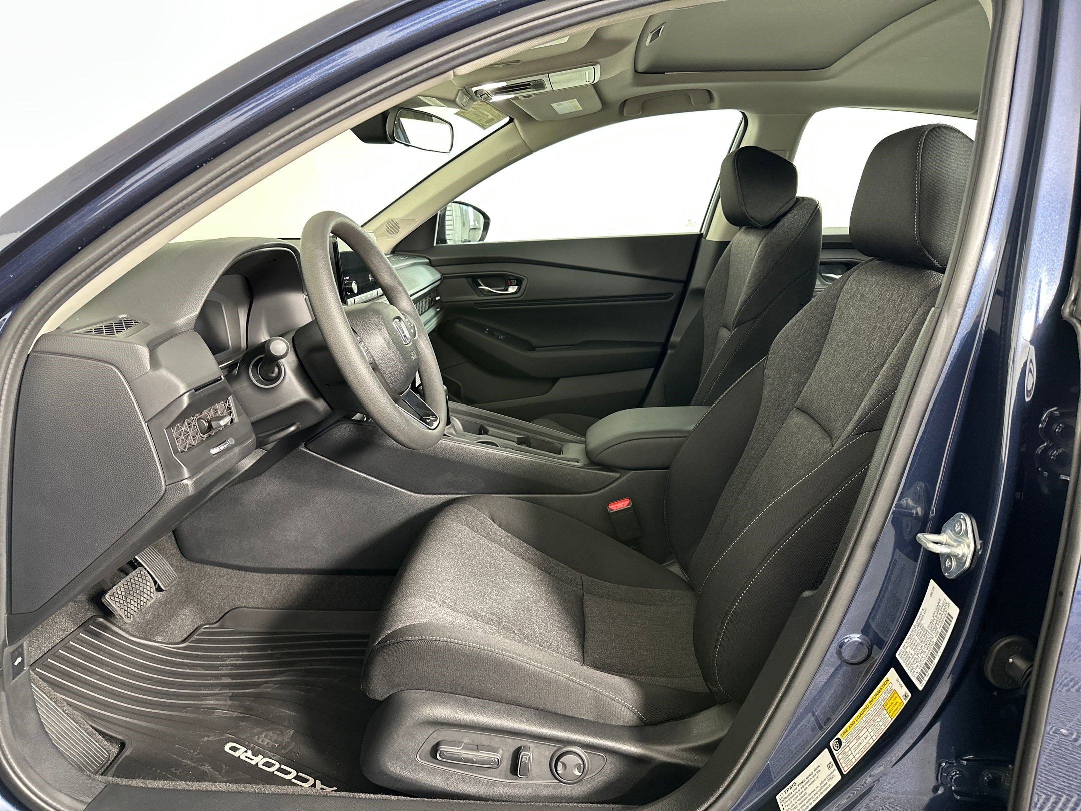 2025 Honda Accord SE photo 4