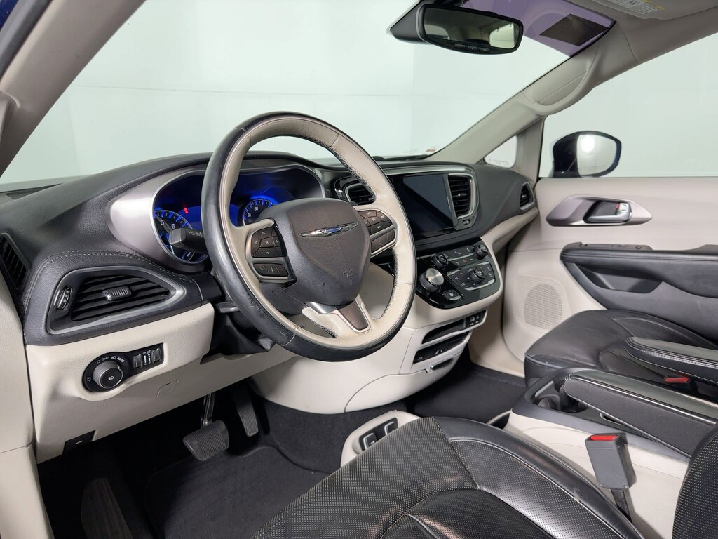 Used 2017 Chrysler Pacifica Limited Van