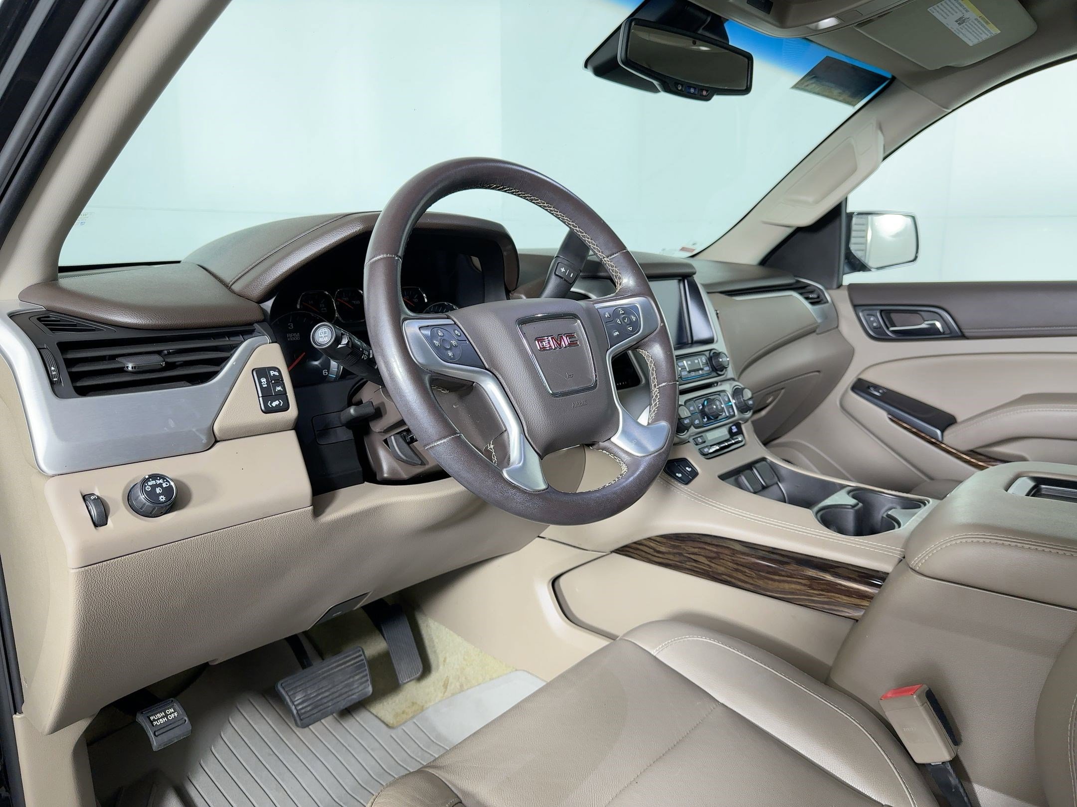 2019 Gmc Yukon SLT photo 4