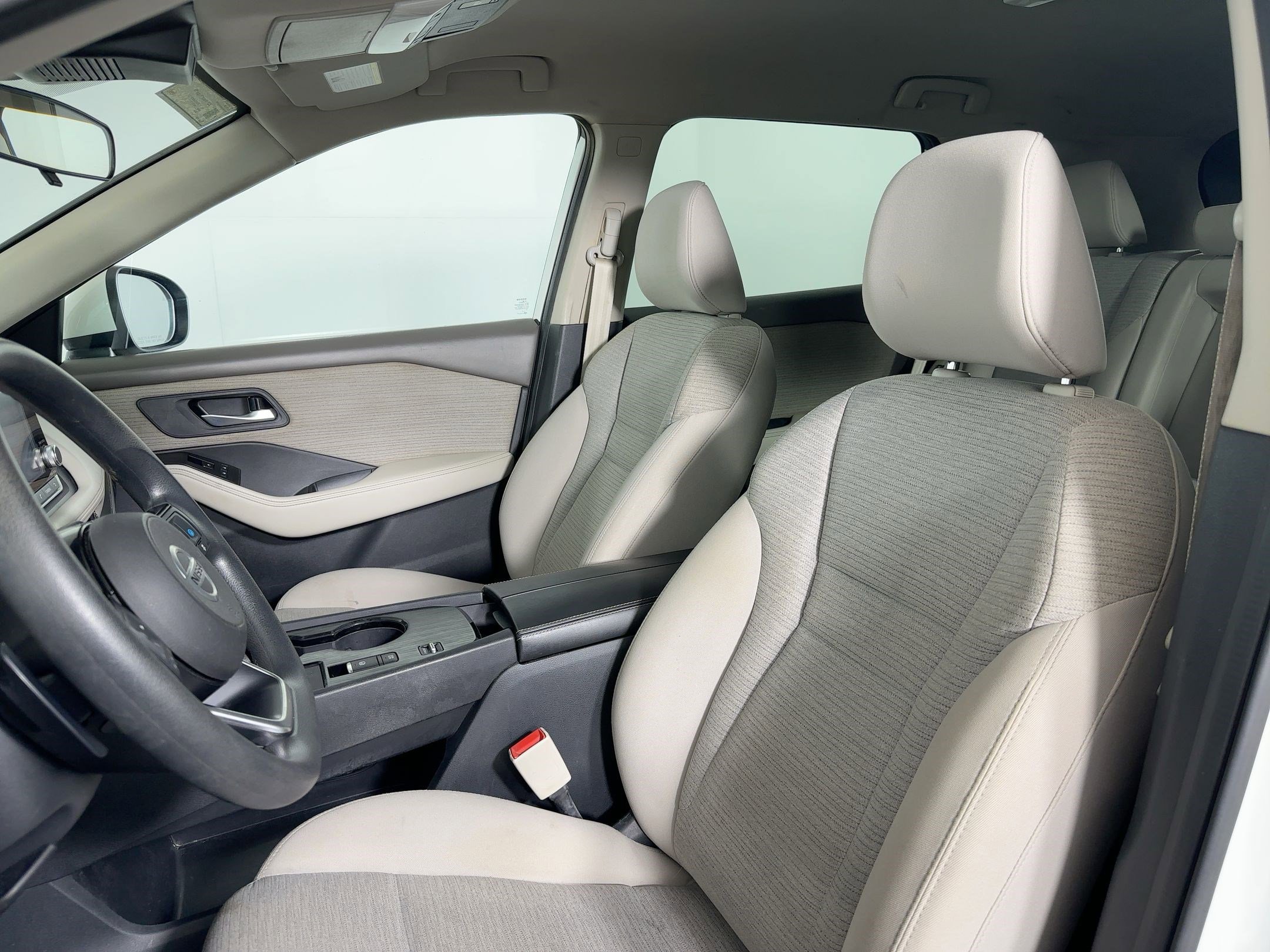 2021 Nissan Rogue SV photo 4