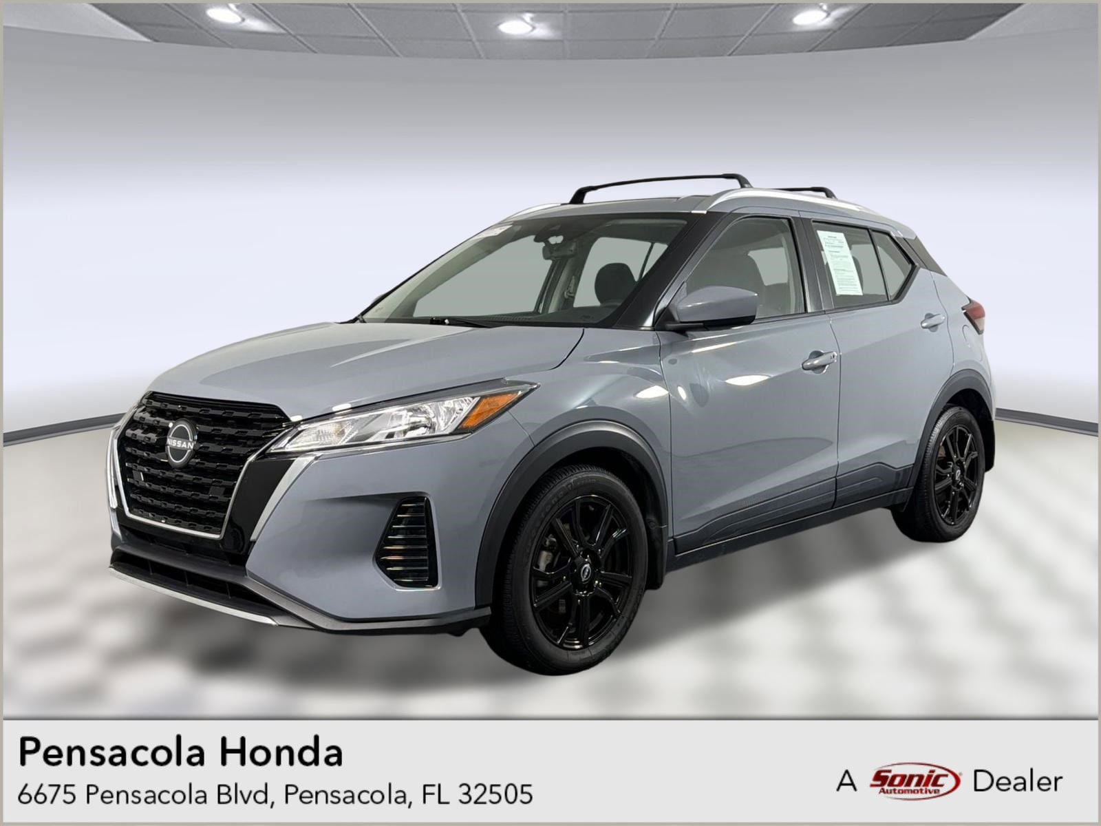 Kicks SV SUV