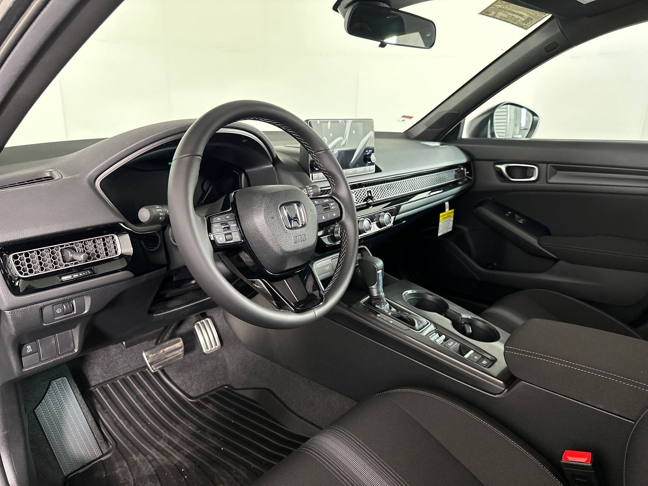 2026 Honda Civic Sport Hatchback photo 2