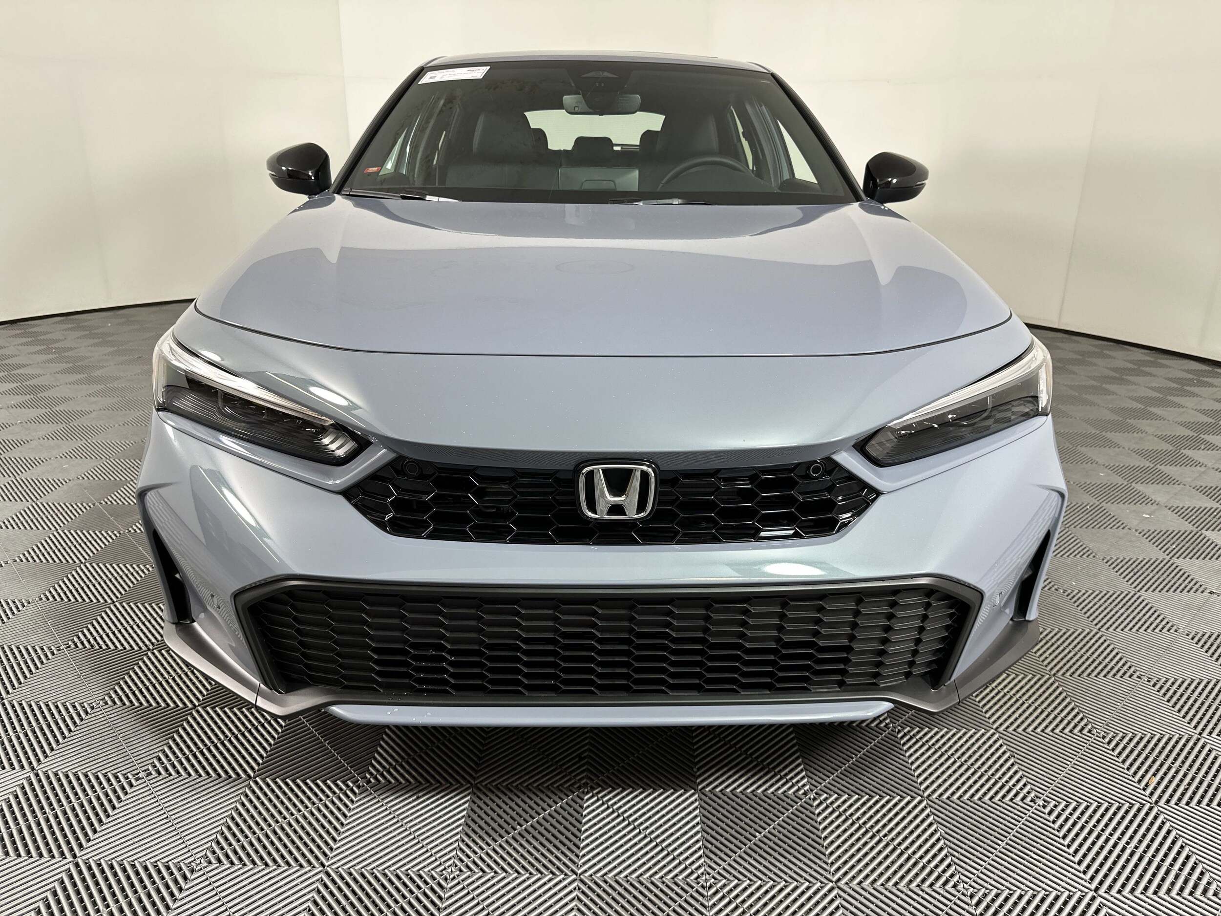 2025 Honda Civic Hybrid Sport Touring Hatchback photo 3