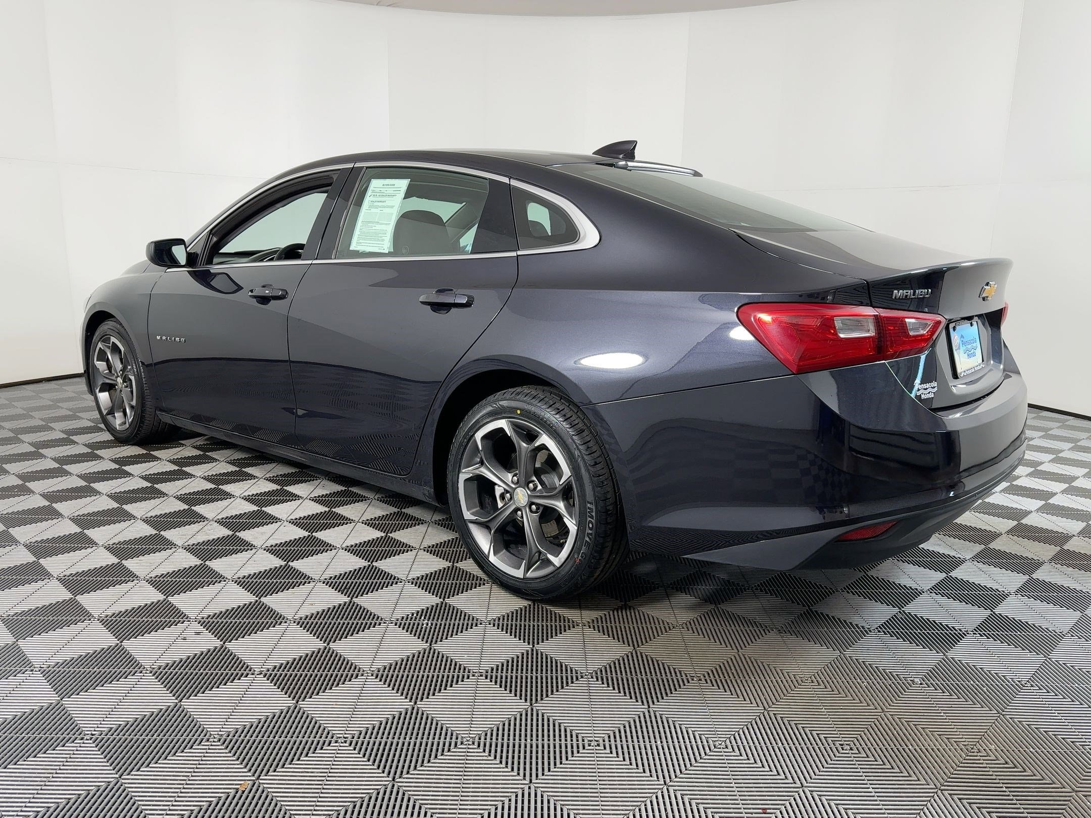 2023 Chevrolet Malibu 1LT photo 3