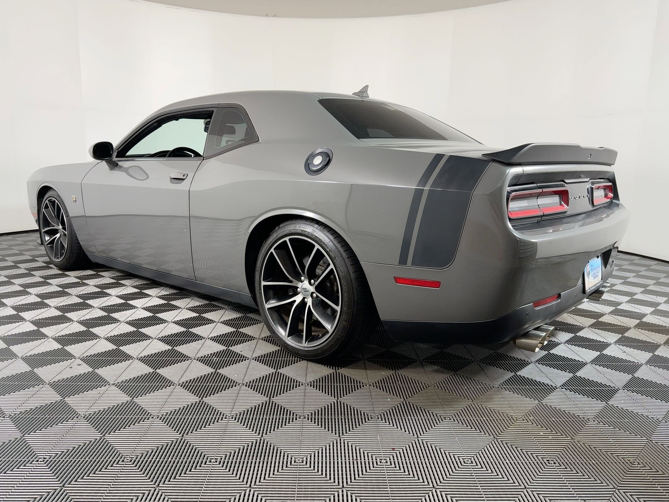2017 Dodge Challenger 392 Scat Pack Shaker photo 3