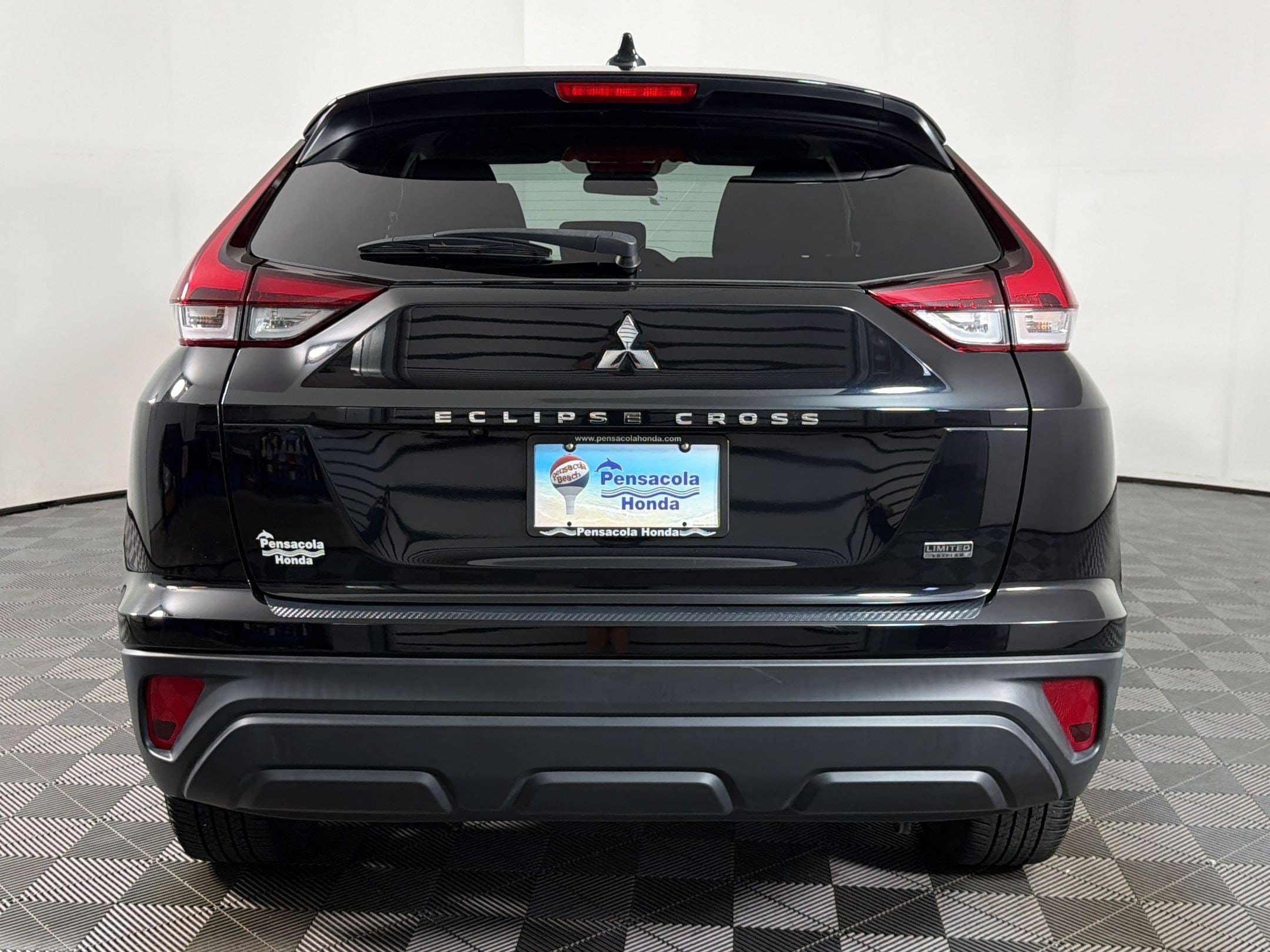 Eclipse Cross LE SUV