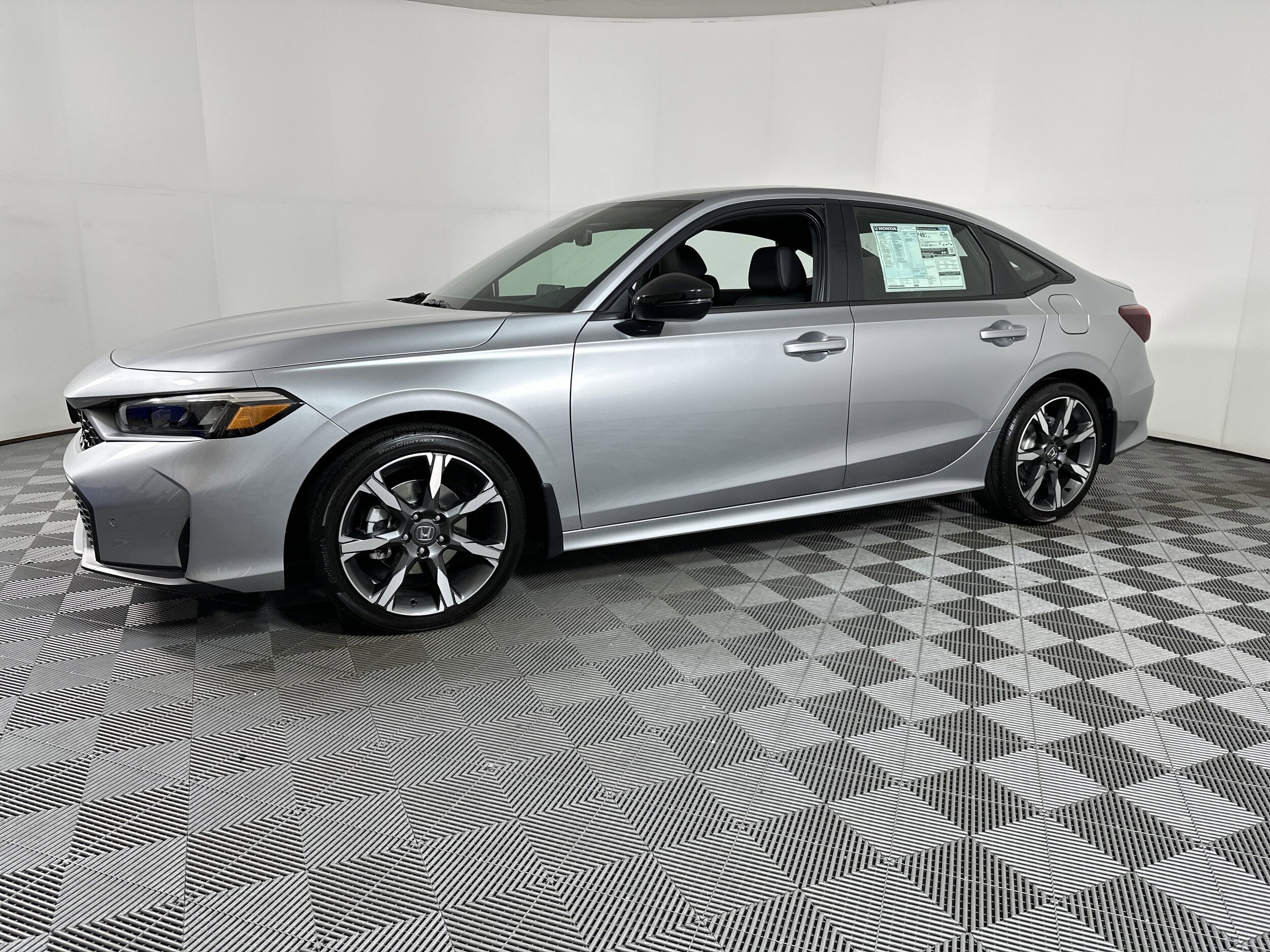 2025 Honda Civic Hybrid Sport Touring photo 4