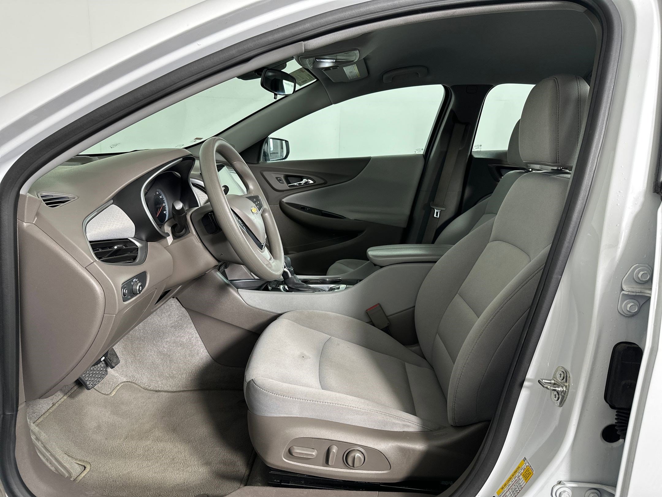 2024 Chevrolet Malibu 1LT photo 4