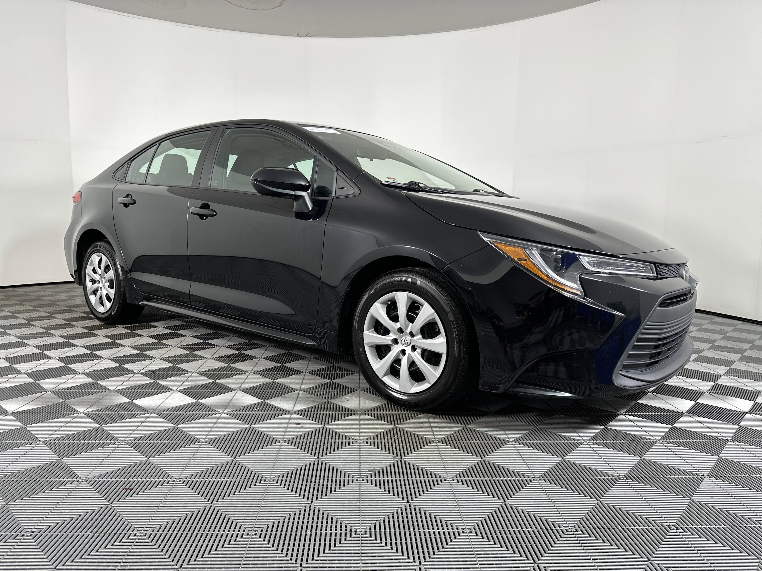 Used 2023 Toyota Corolla LE with VIN 5YFB4MDE8PP011323 for sale in Kansas City