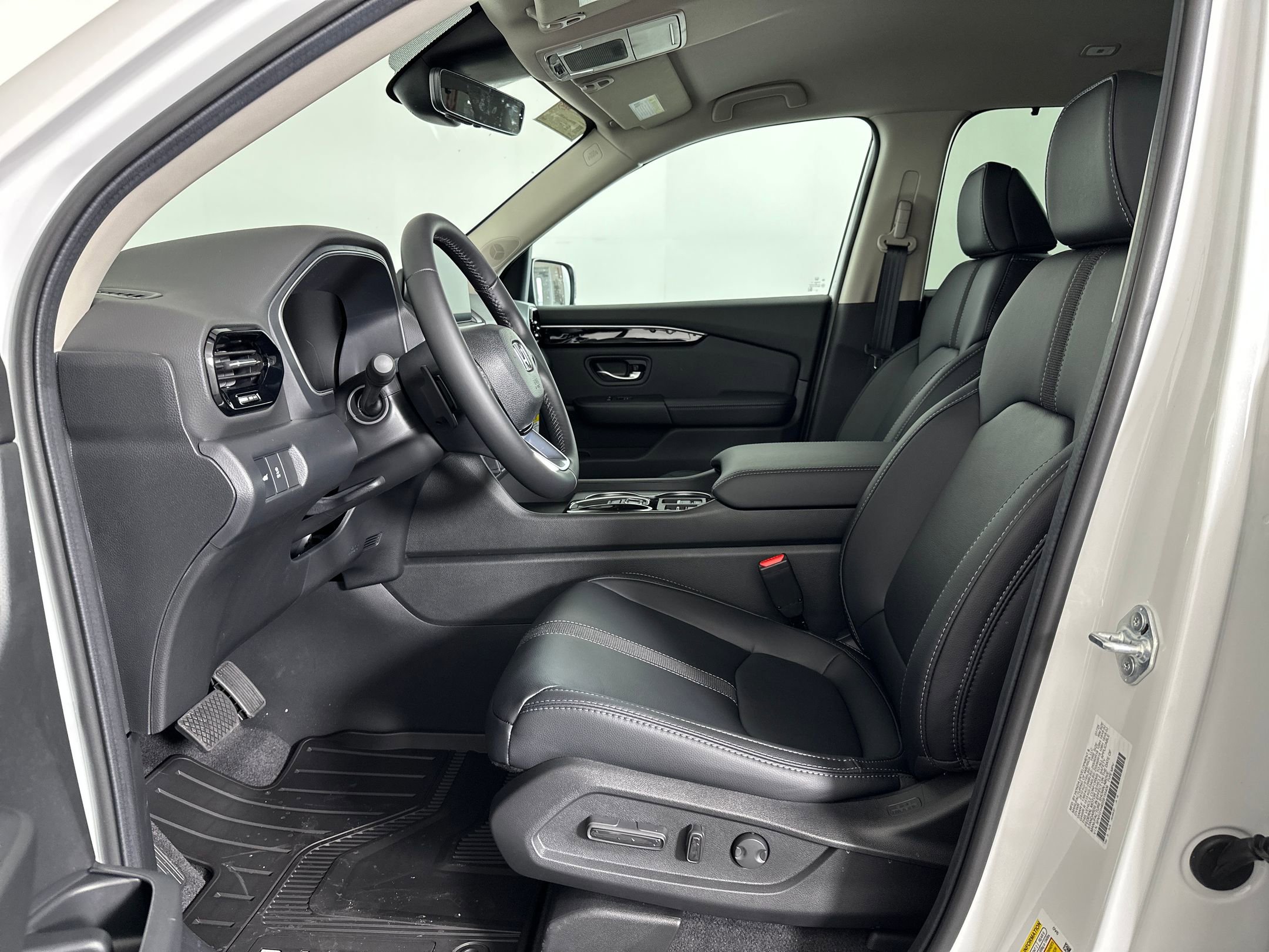 2025 Honda Pilot EX-L photo 4