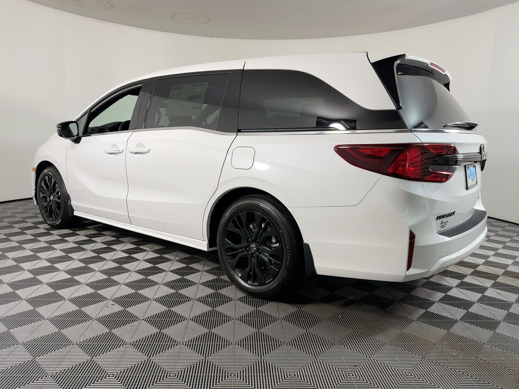2026 Honda Odyssey photo 2