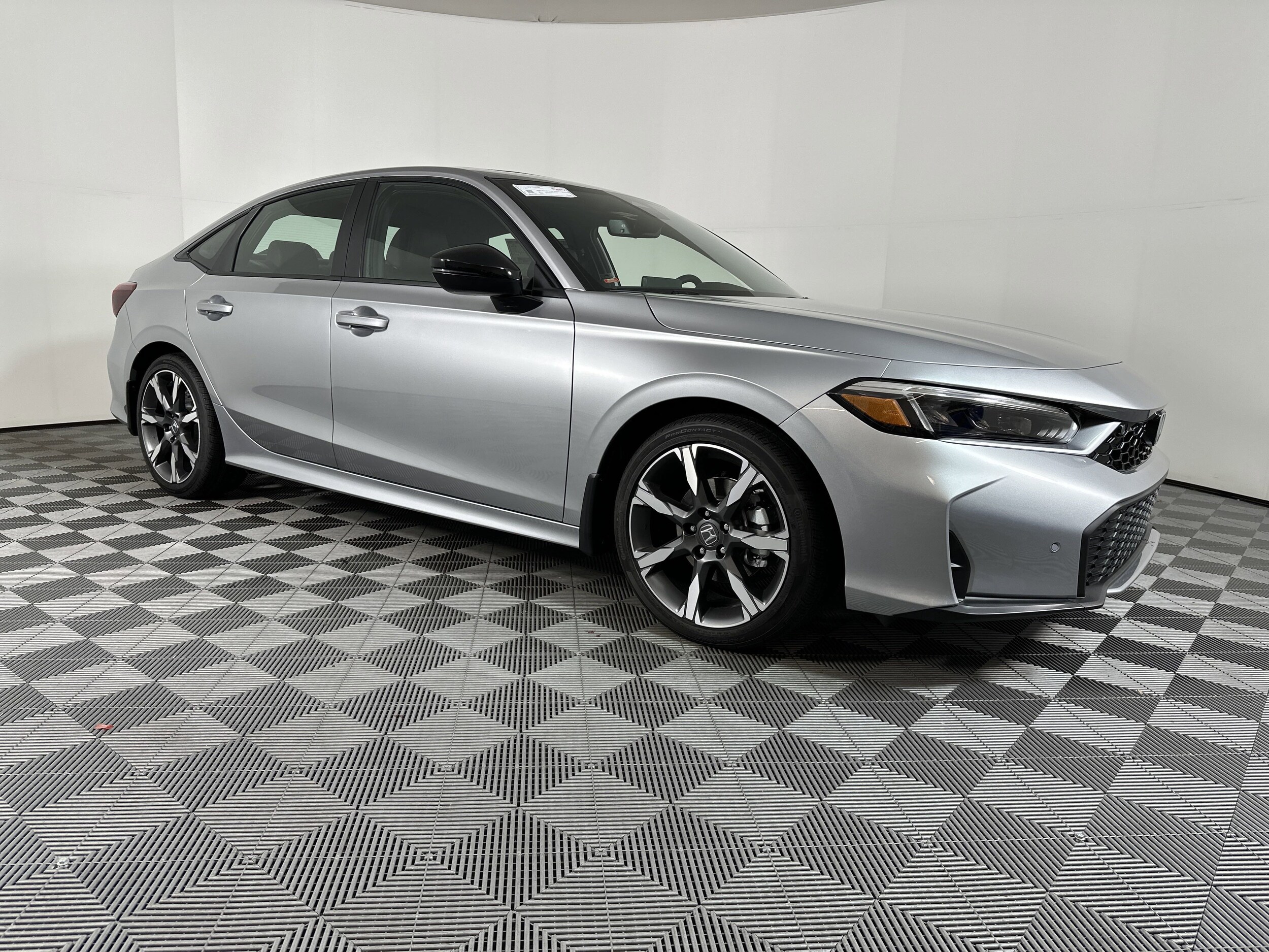 2025 Honda Civic Hybrid Sport Touring photo 2