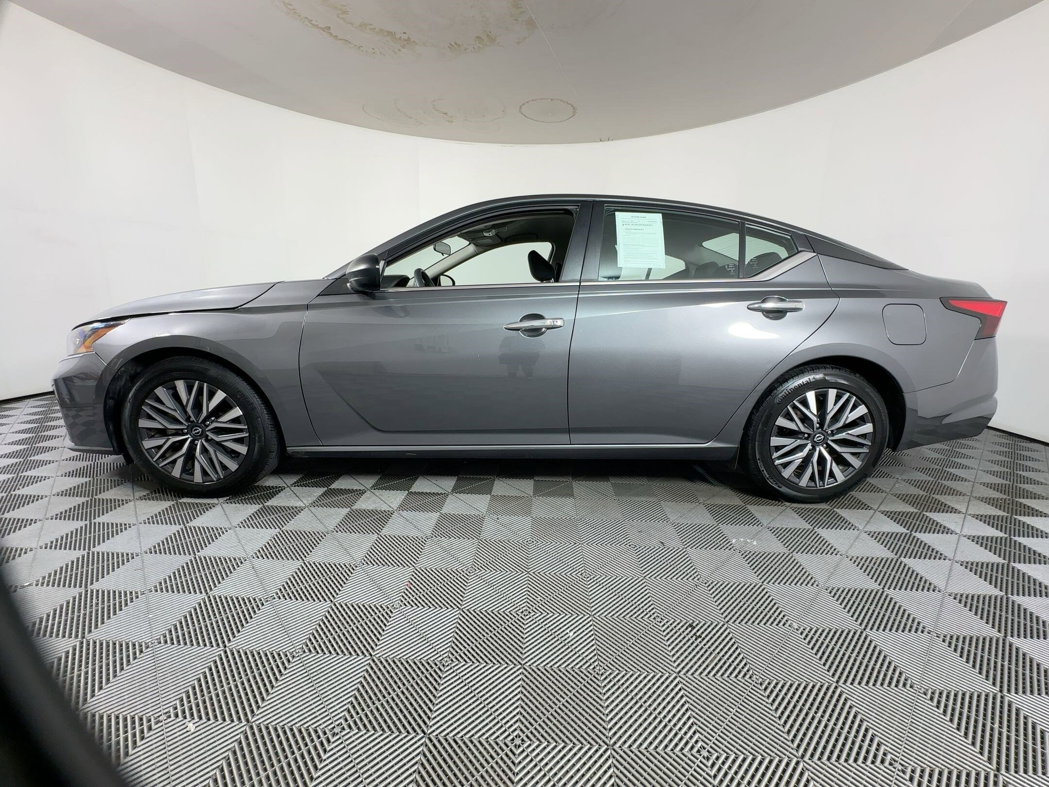2024 Nissan Altima SV photo 2
