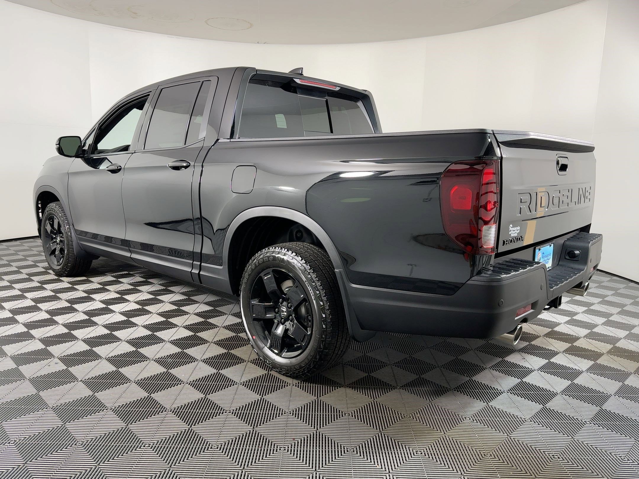 2026 Honda Ridgeline Black Edition photo 3