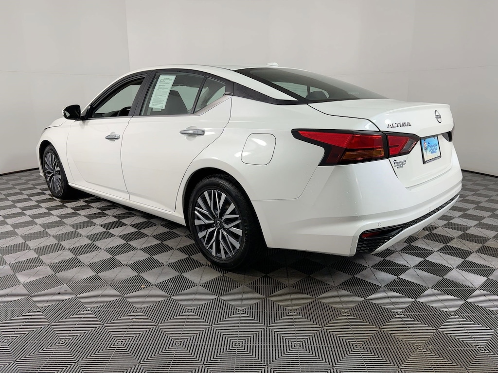 Used 2023 Nissan Altima 2.5 SV Sedan