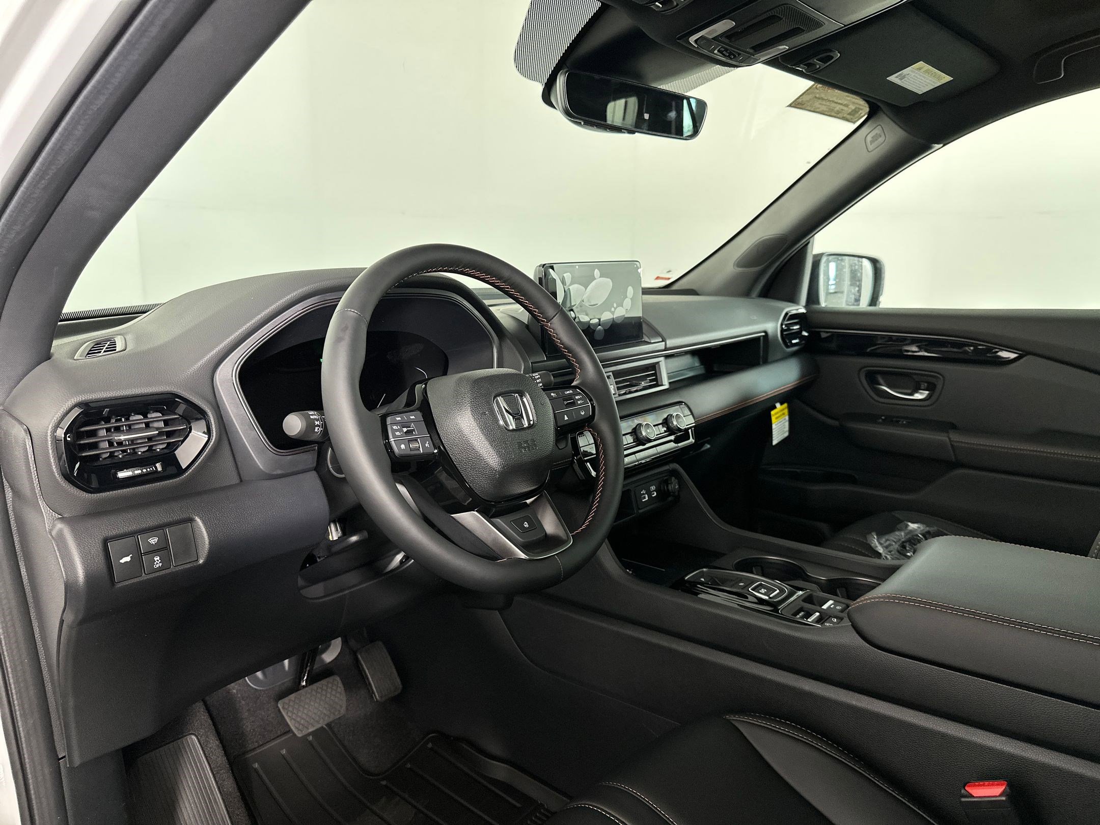 2025 Honda Pilot TrailSport photo 2