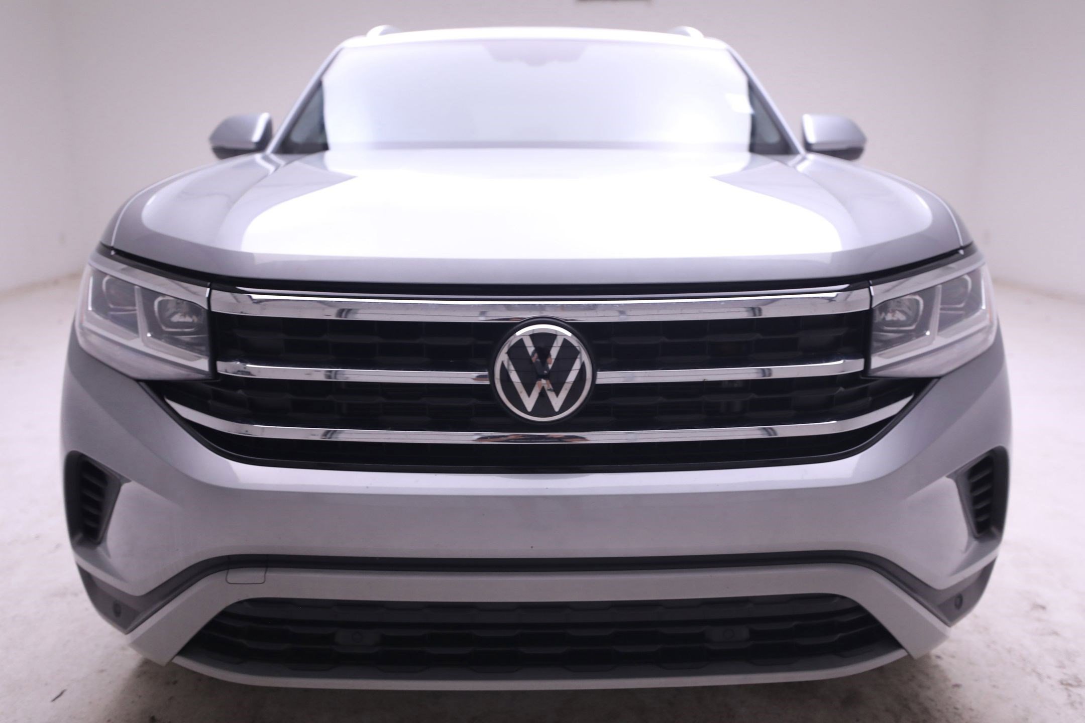 2023 Volkswagen Atlas Cross Sport SE photo 3