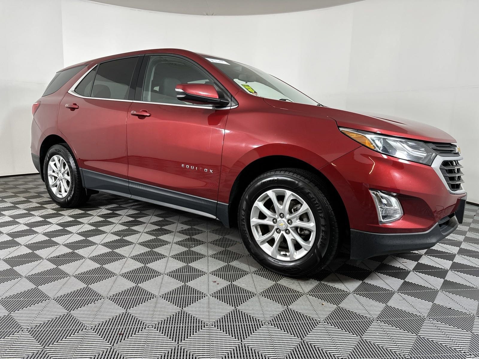 Used 2019 Chevrolet Equinox LT with VIN 2GNAXUEV6K6139255 for sale in Pensacola, FL