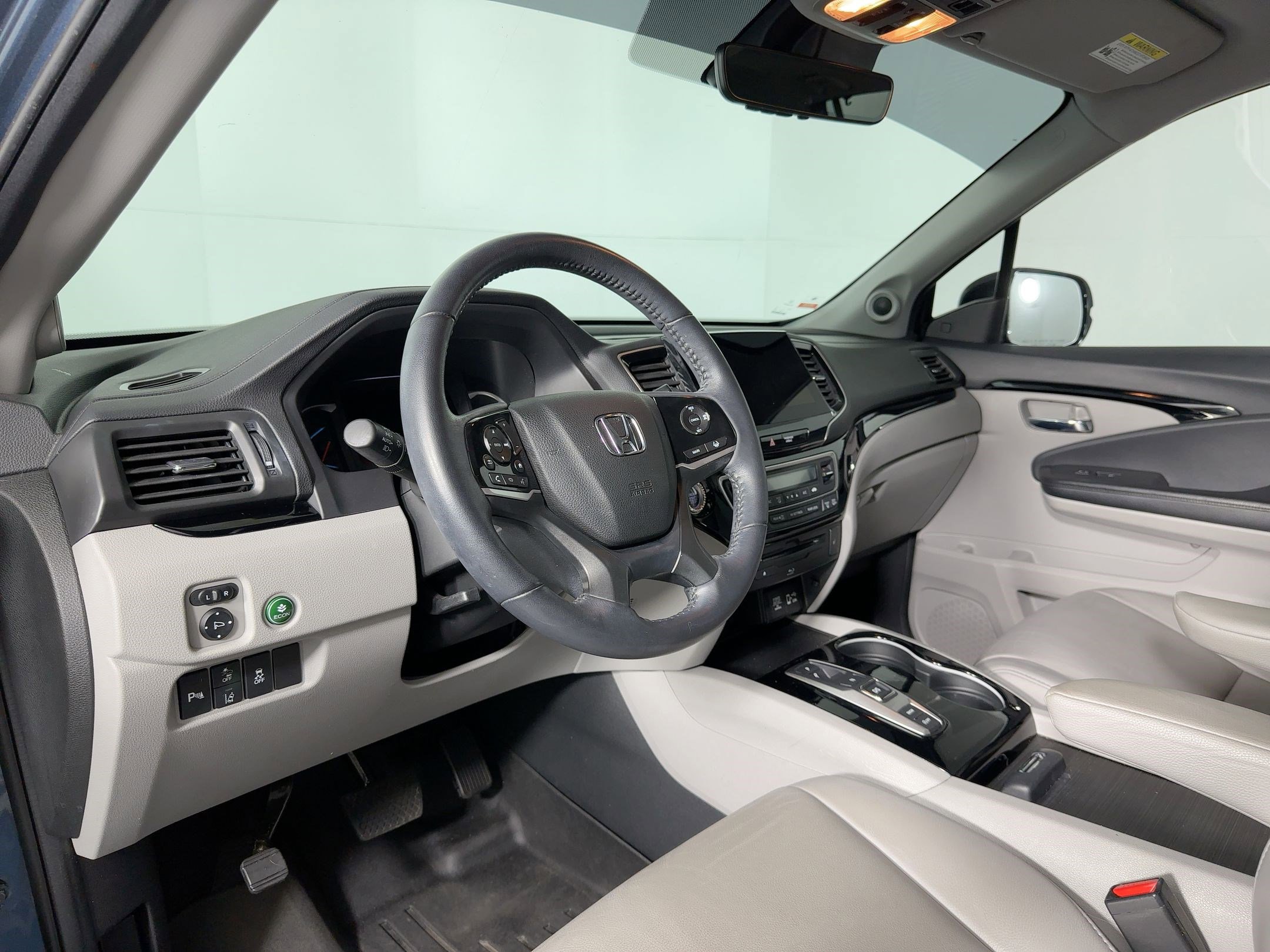 2022 Honda Pilot Touring photo 3