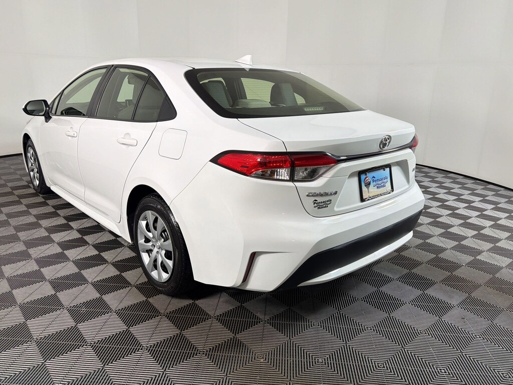Used 2022 Toyota Corolla LE Sedan