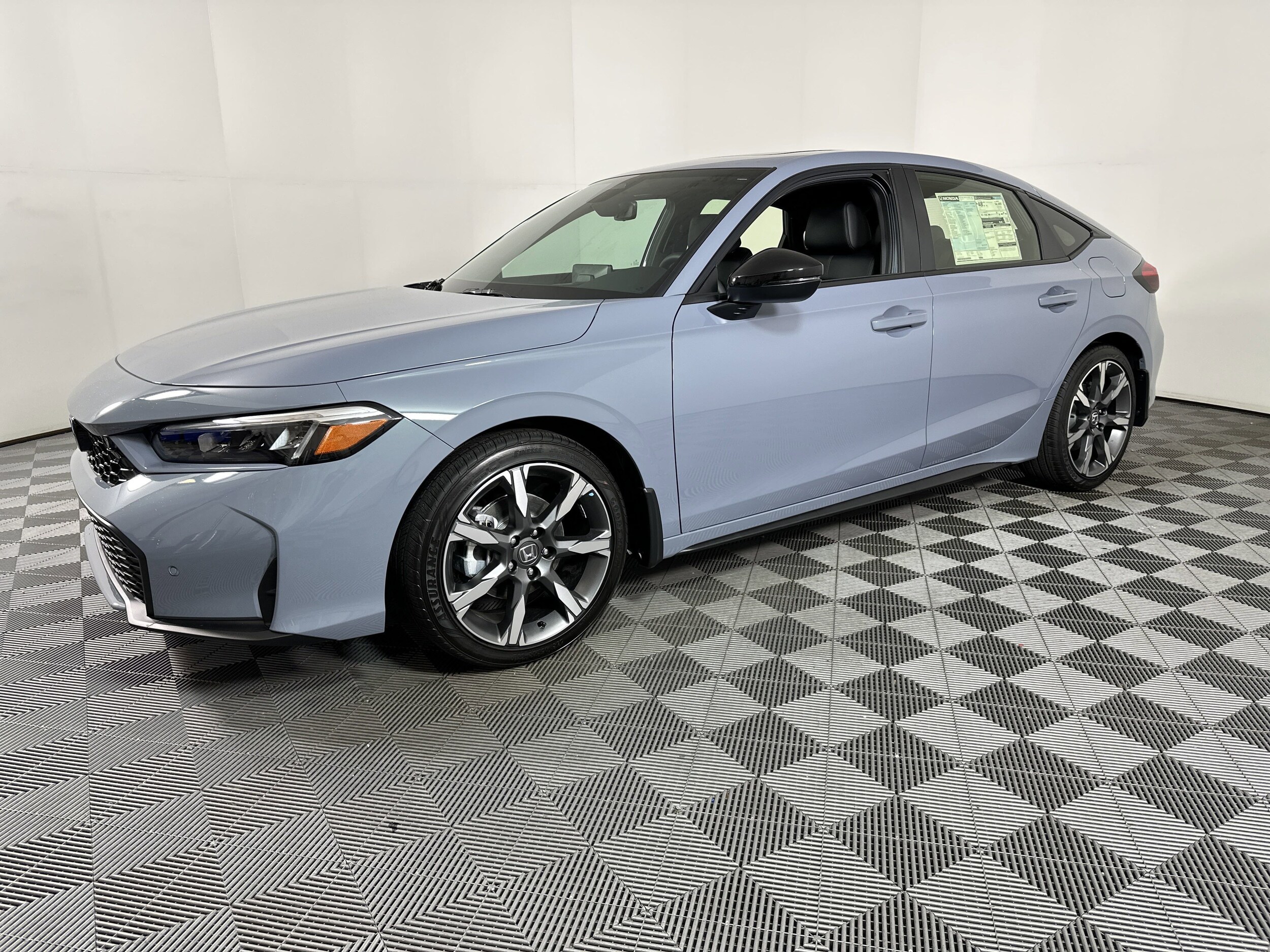 2025 Honda Civic Hybrid Sport Touring Hatchback photo 4